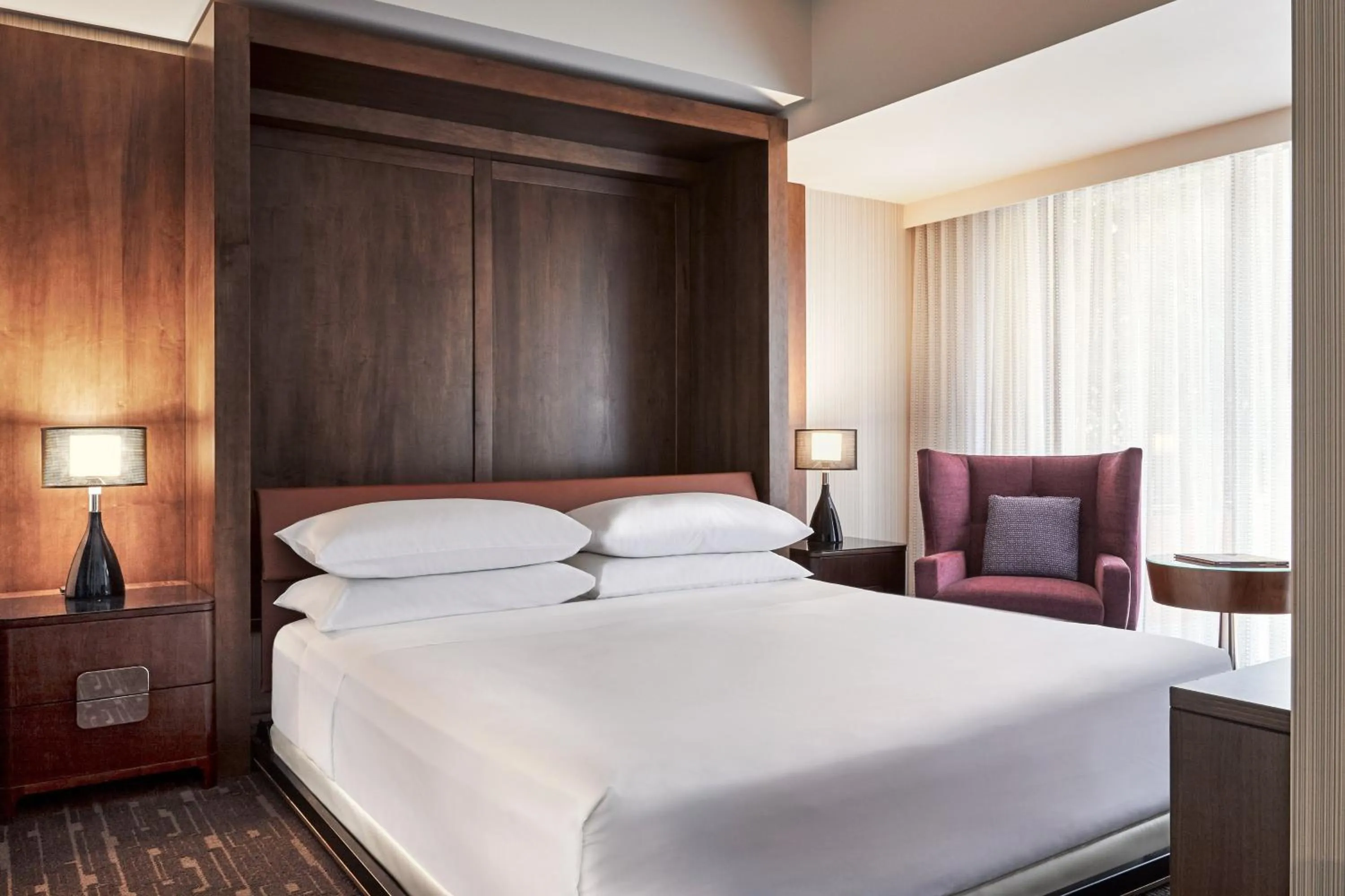 Photo of the whole room, Bed in Sheraton Grand Los Angeles