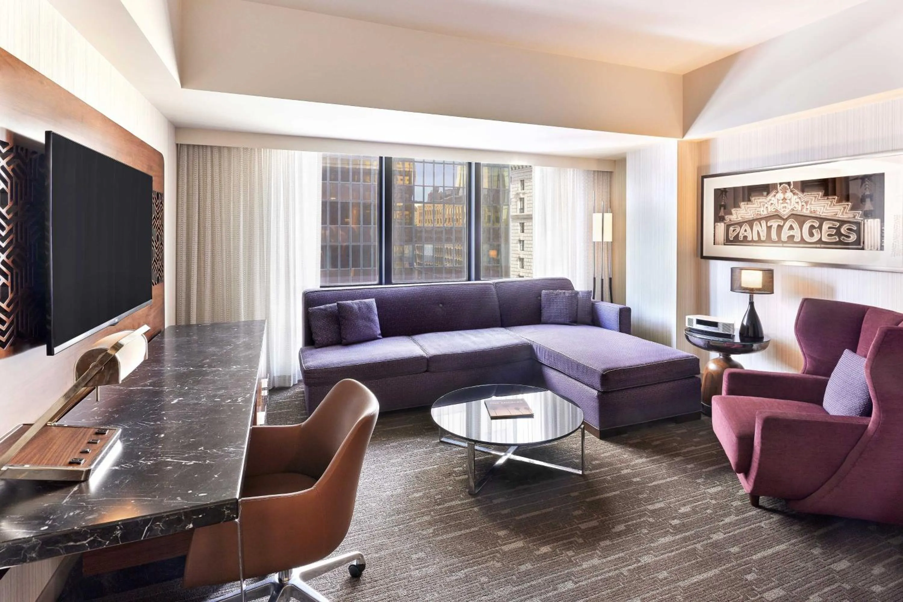 Living room in Sheraton Grand Los Angeles