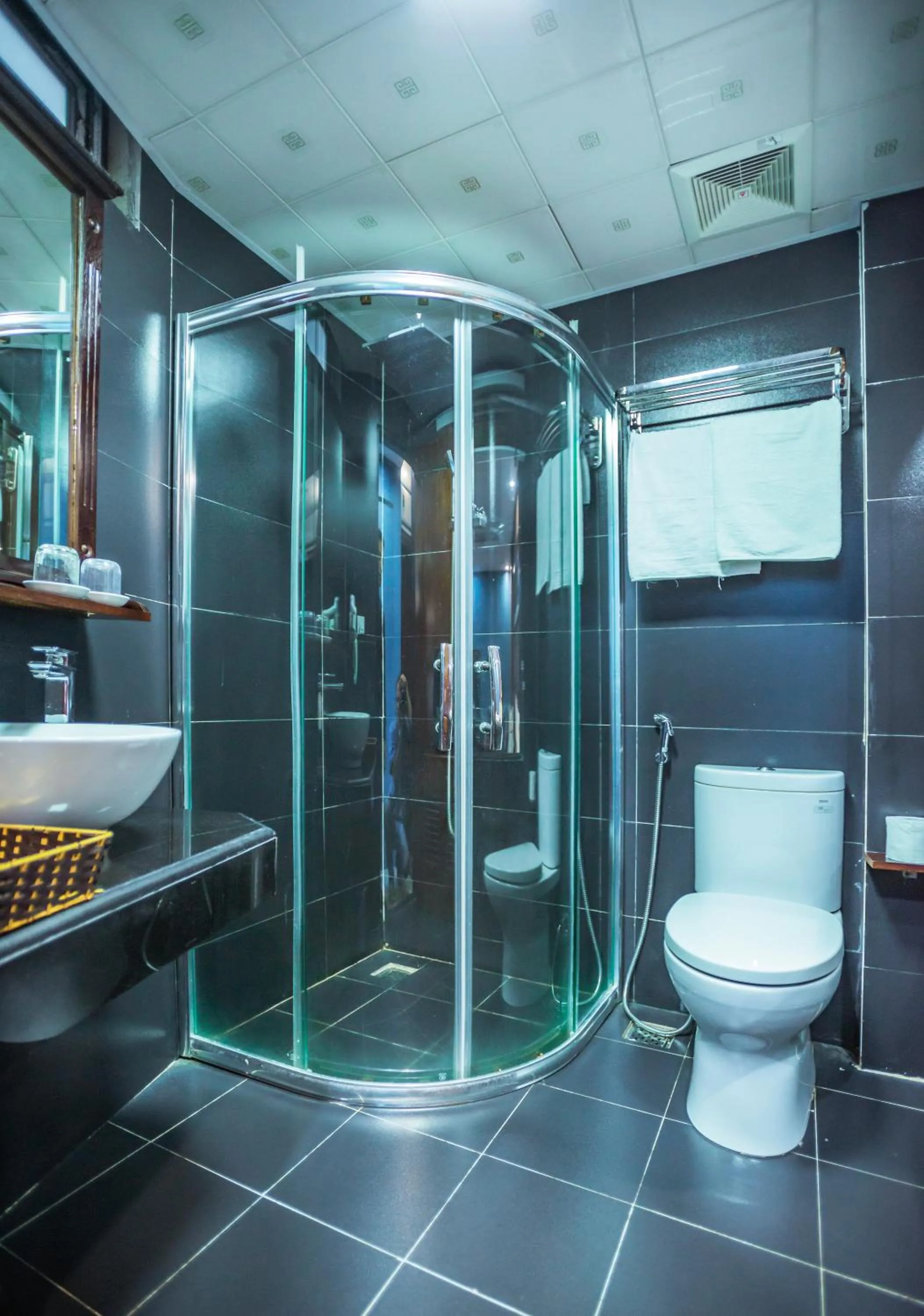 Bathroom in SAPA FULL HOUSE HOTEL