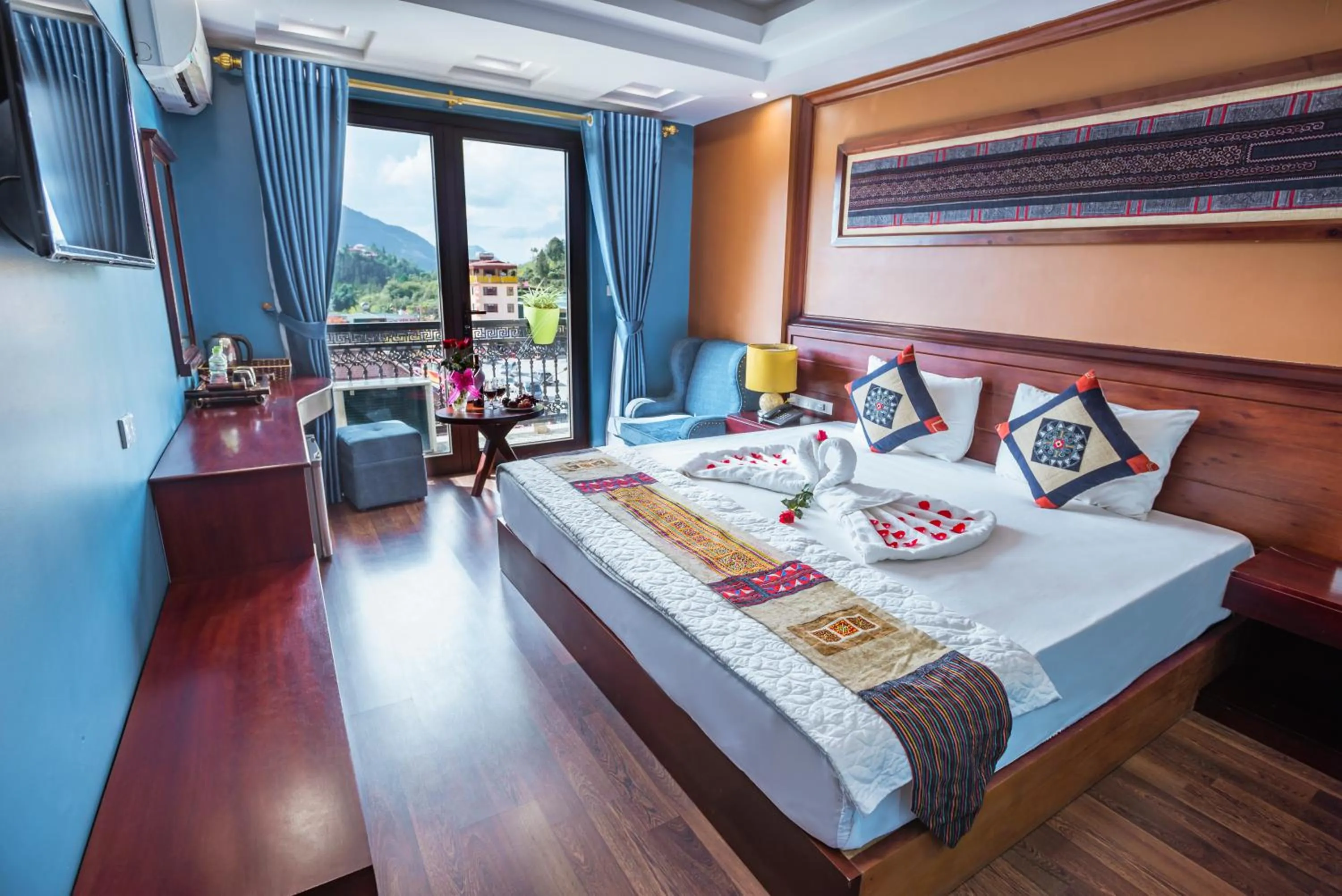 Photo of the whole room, Bed in SAPA FULL HOUSE HOTEL