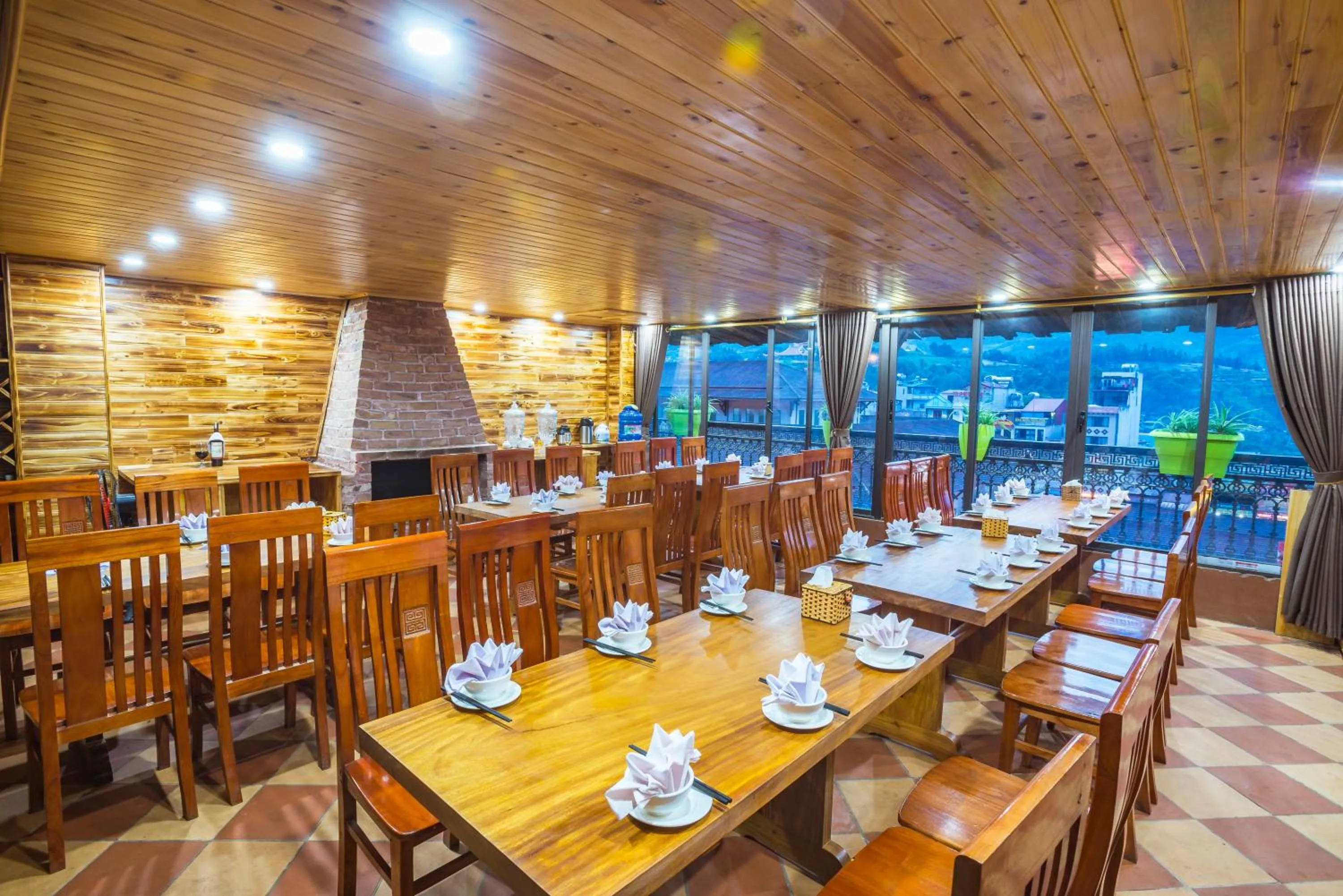 Restaurant/places to eat in SAPA FULL HOUSE HOTEL