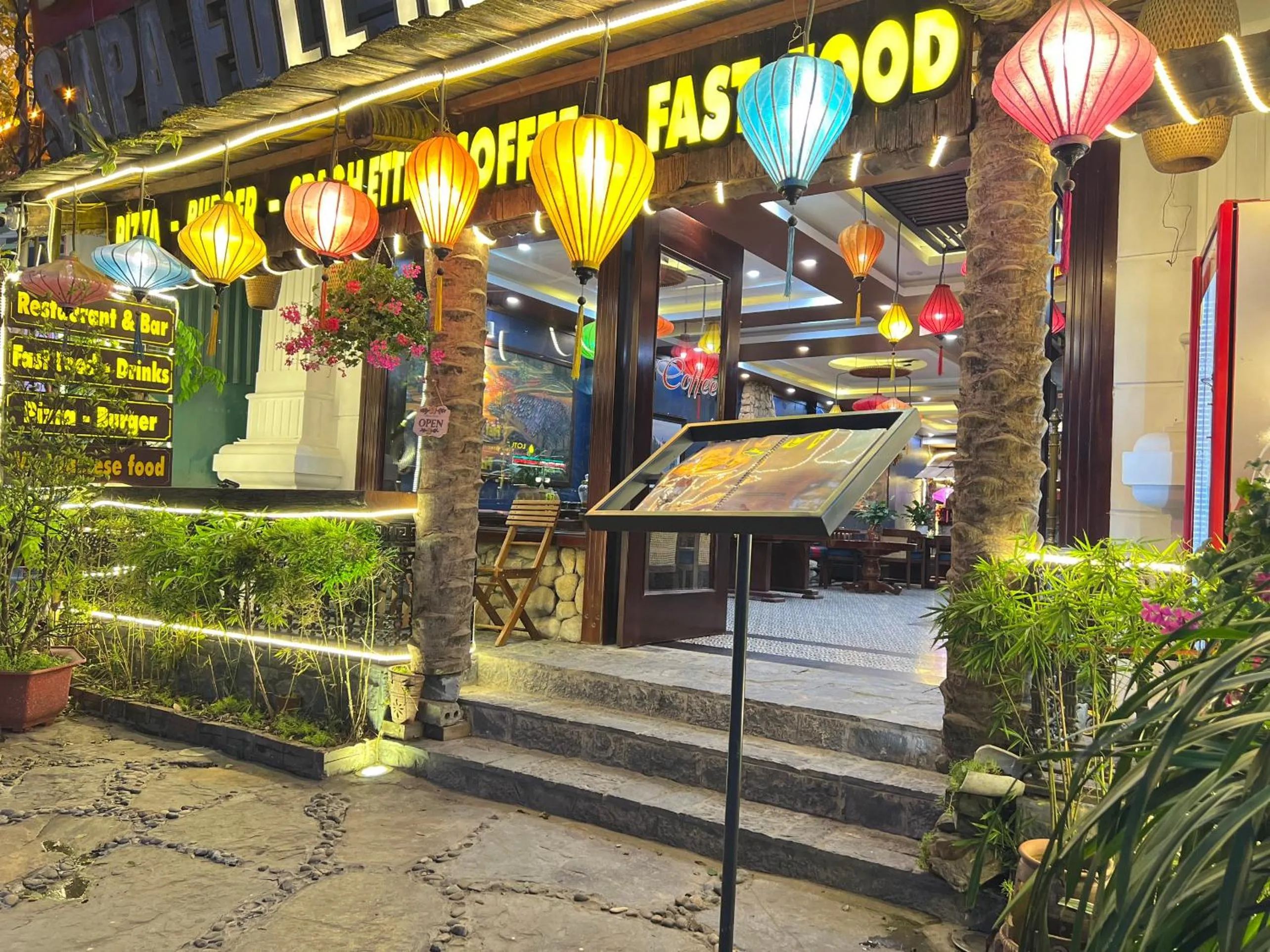 Property building in SAPA FULL HOUSE HOTEL