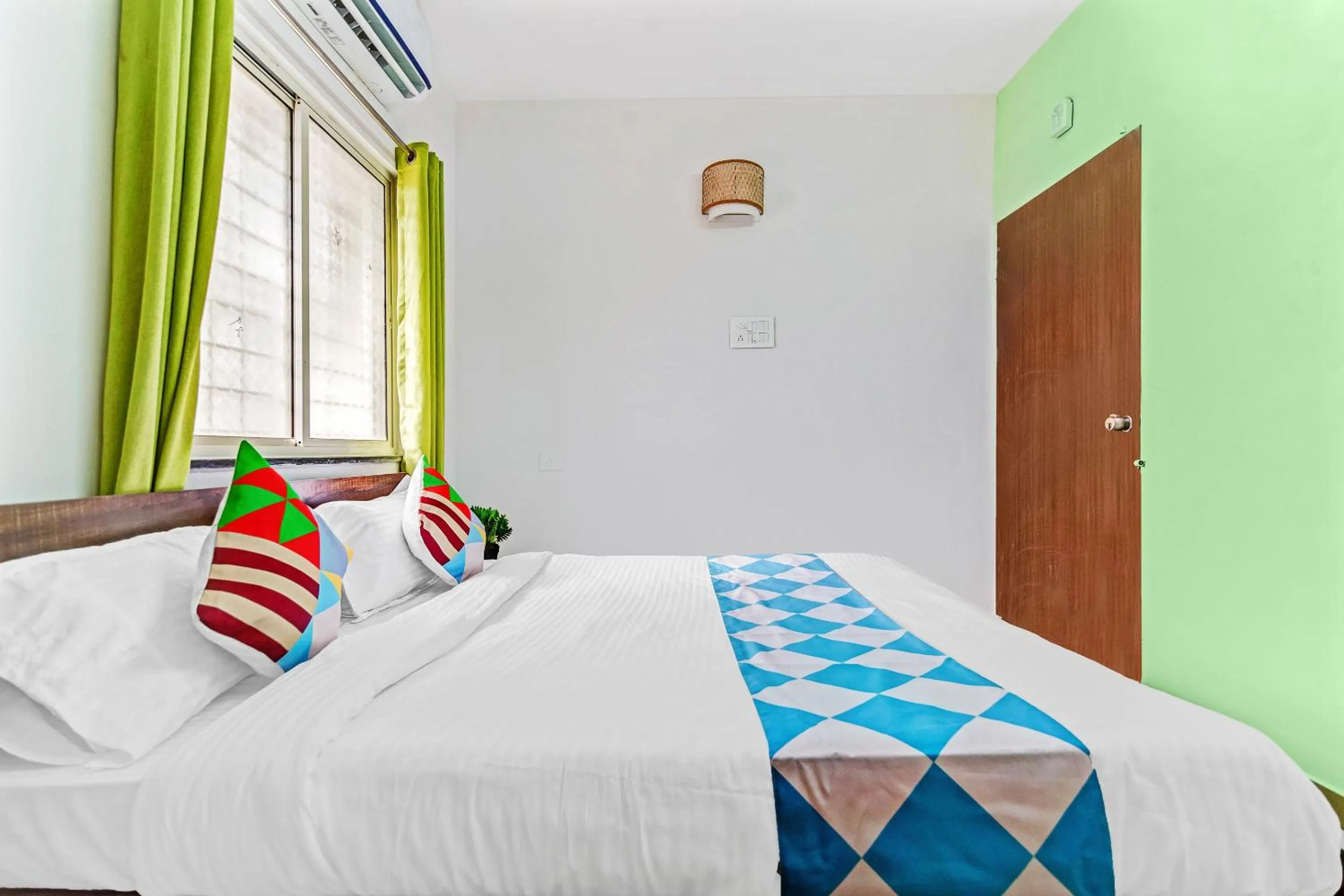 Bedroom, Bed in Super Hotel O Home Elegant RK Fursungi