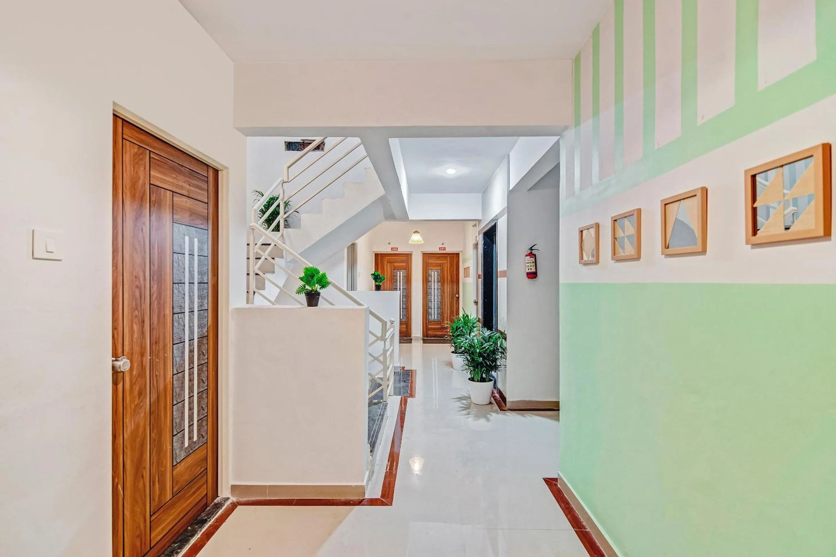 Lobby or reception in Hotel O Home Elegant RK Fursungi