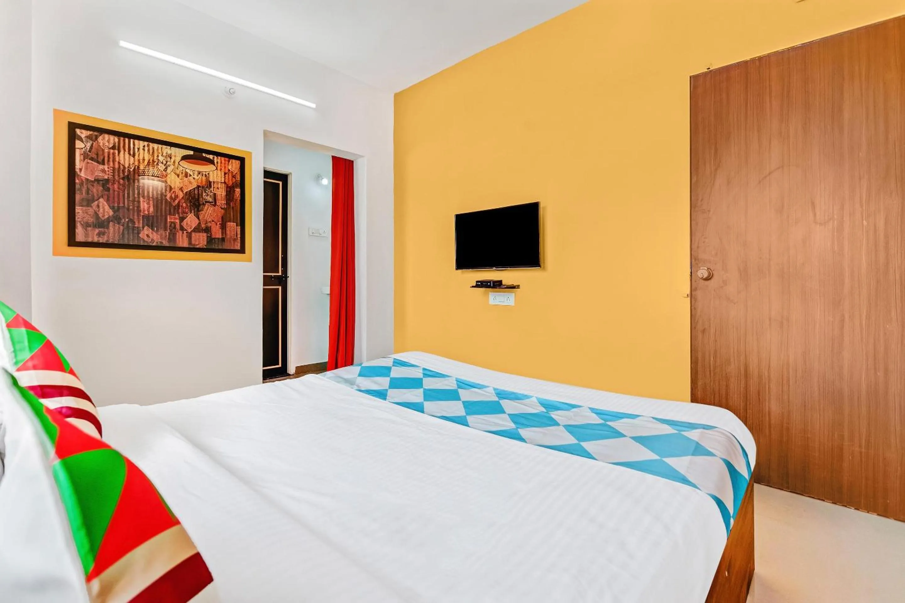 Bedroom, Bed in Super Hotel O Home Elegant RK Fursungi