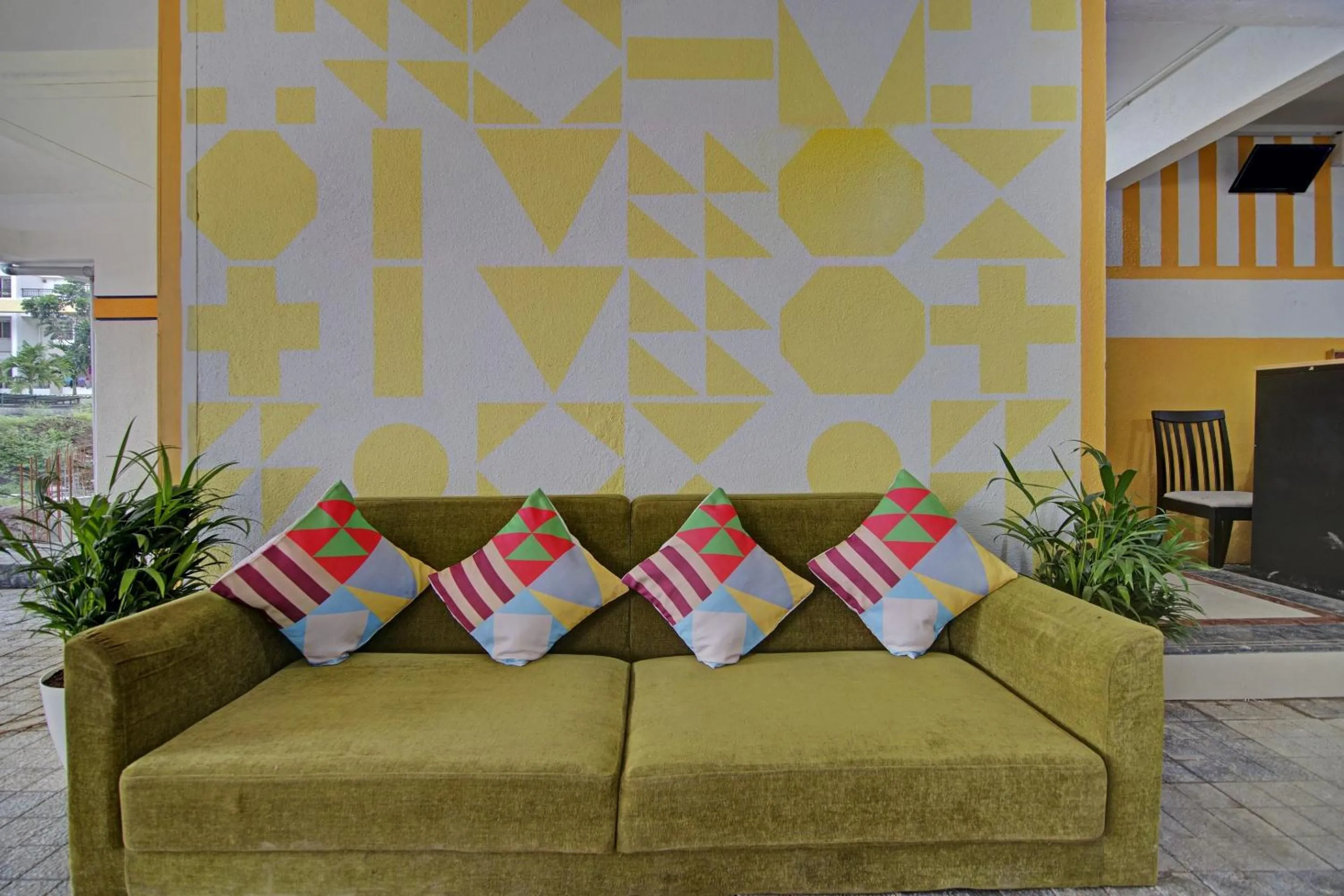 Lobby or reception in Super Hotel O Home Elegant RK Fursungi