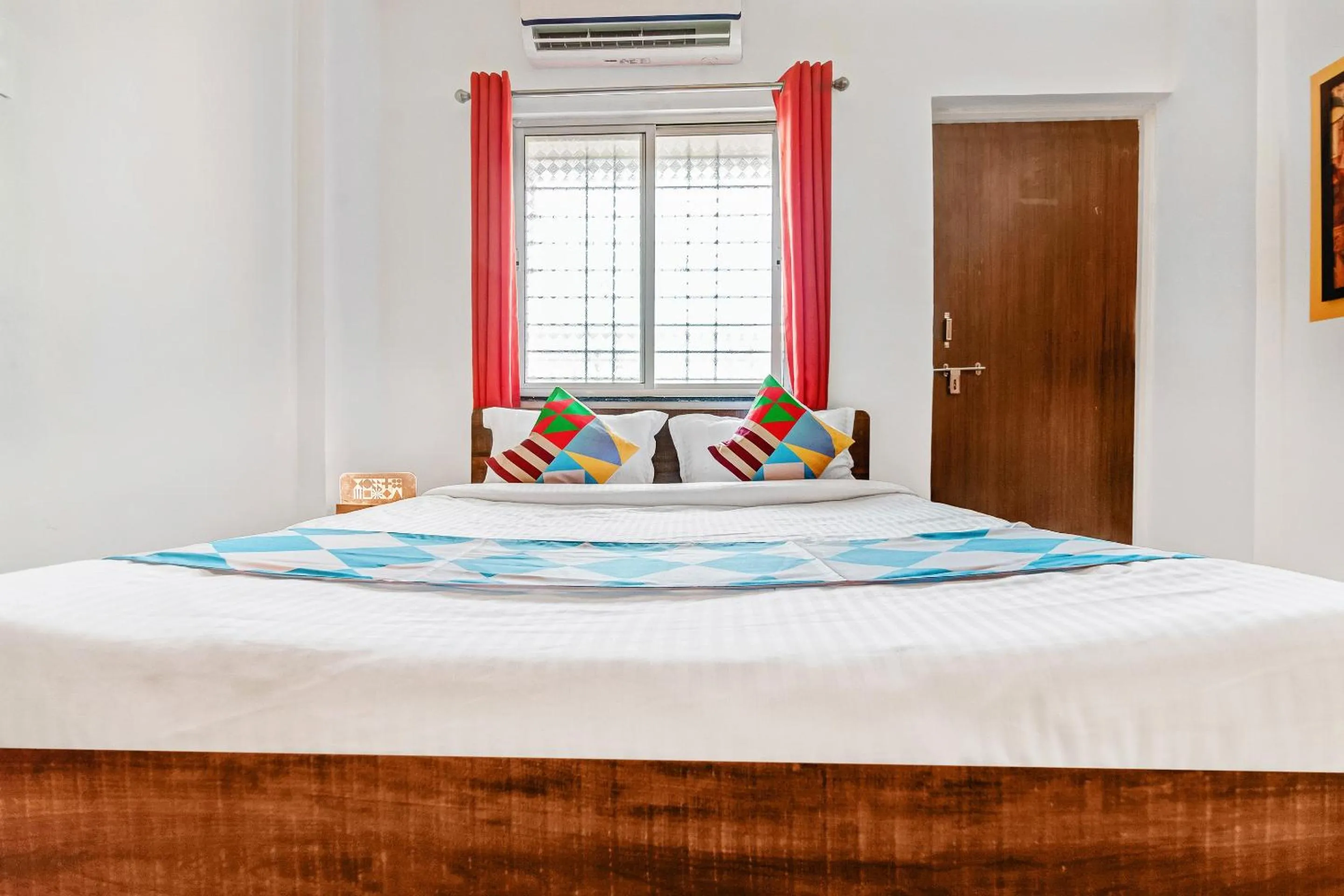 Bedroom, Bed in Super Hotel O Home Elegant RK Fursungi