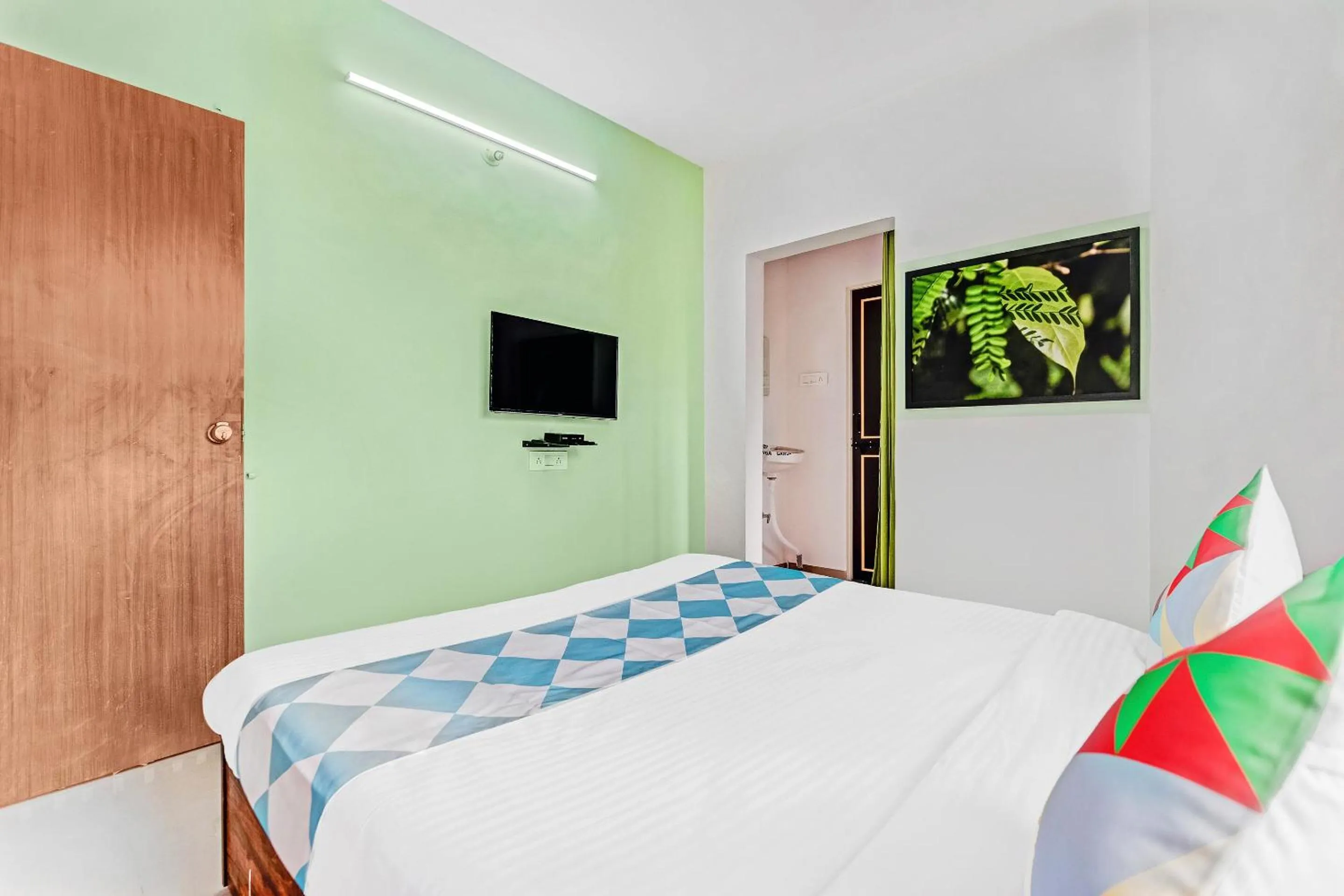 Bedroom, Bed in Super Hotel O Home Elegant RK Fursungi