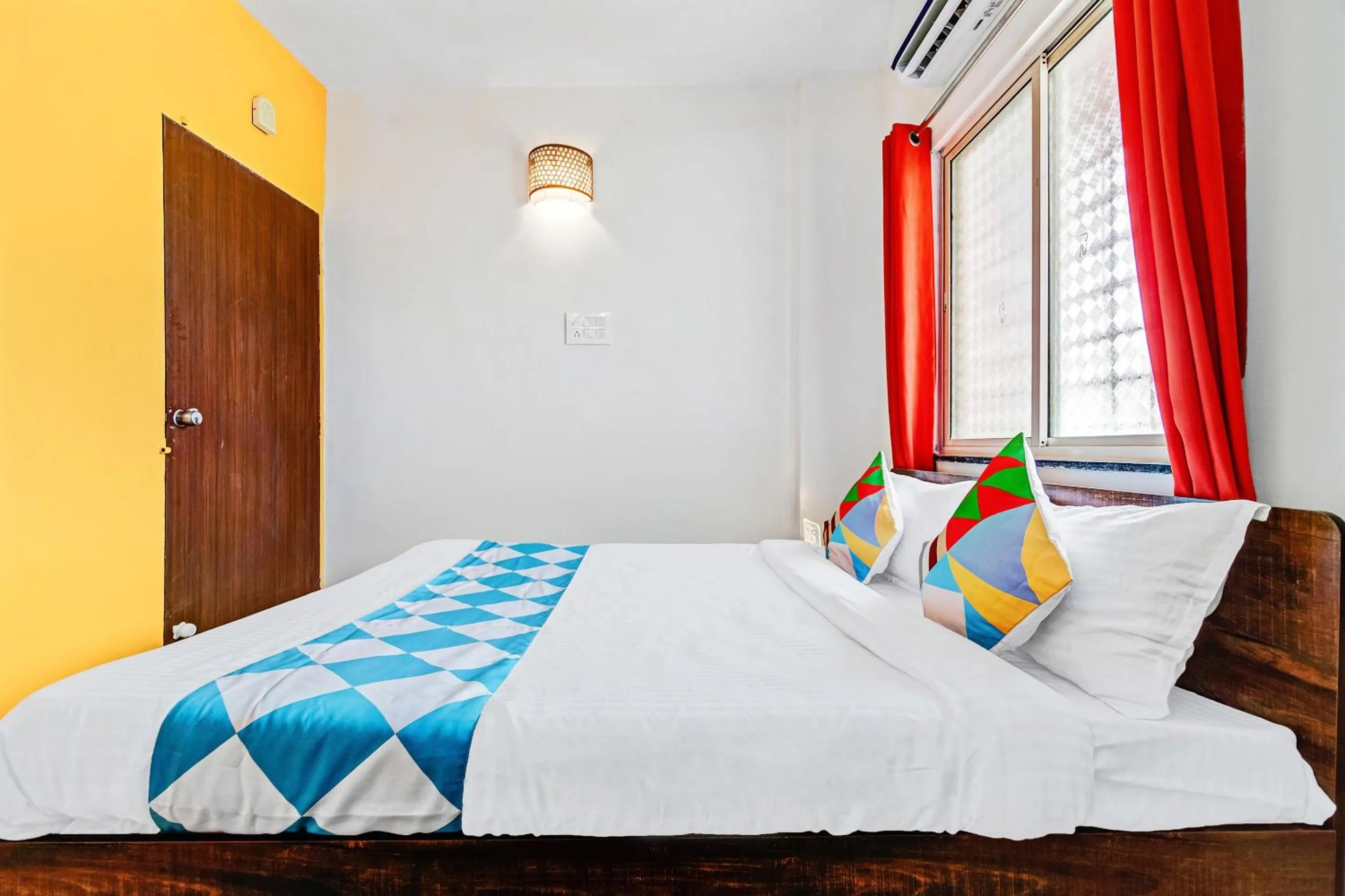 Bedroom, Bed in Hotel O Home Elegant RK Fursungi