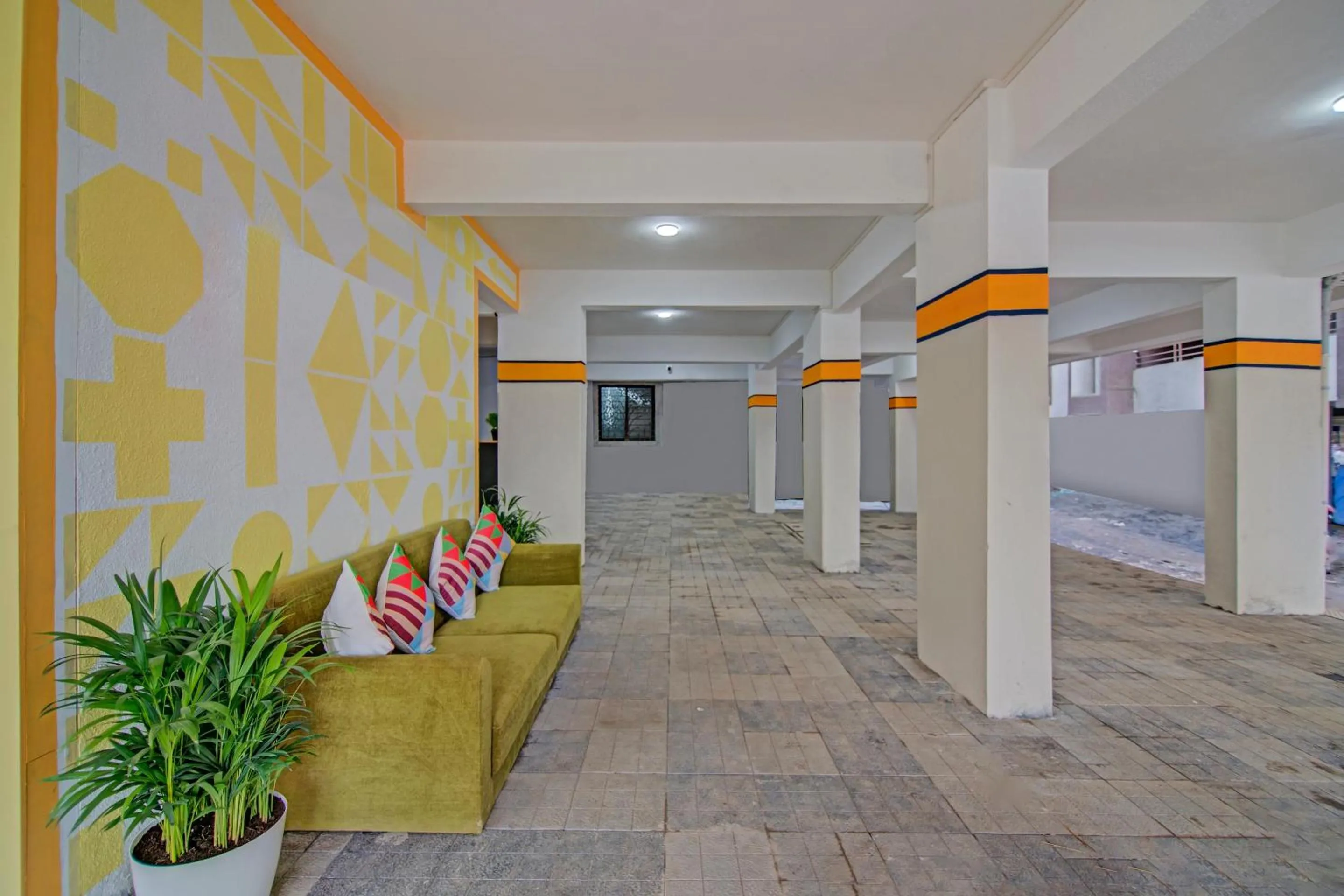 Lobby or reception in Super Hotel O Home Elegant RK Fursungi
