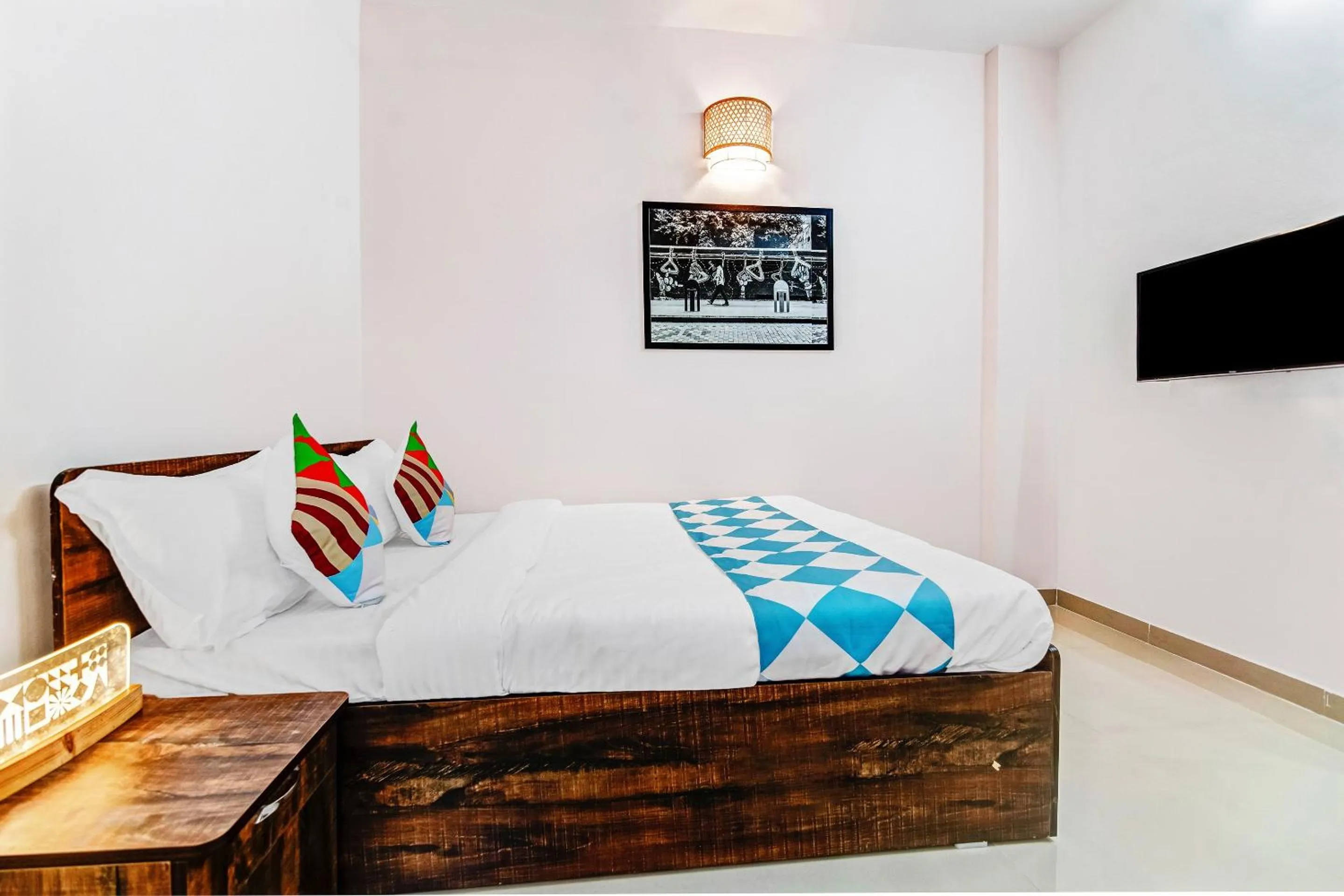 Bedroom, Bed in Hotel O Home Elegant RK Fursungi