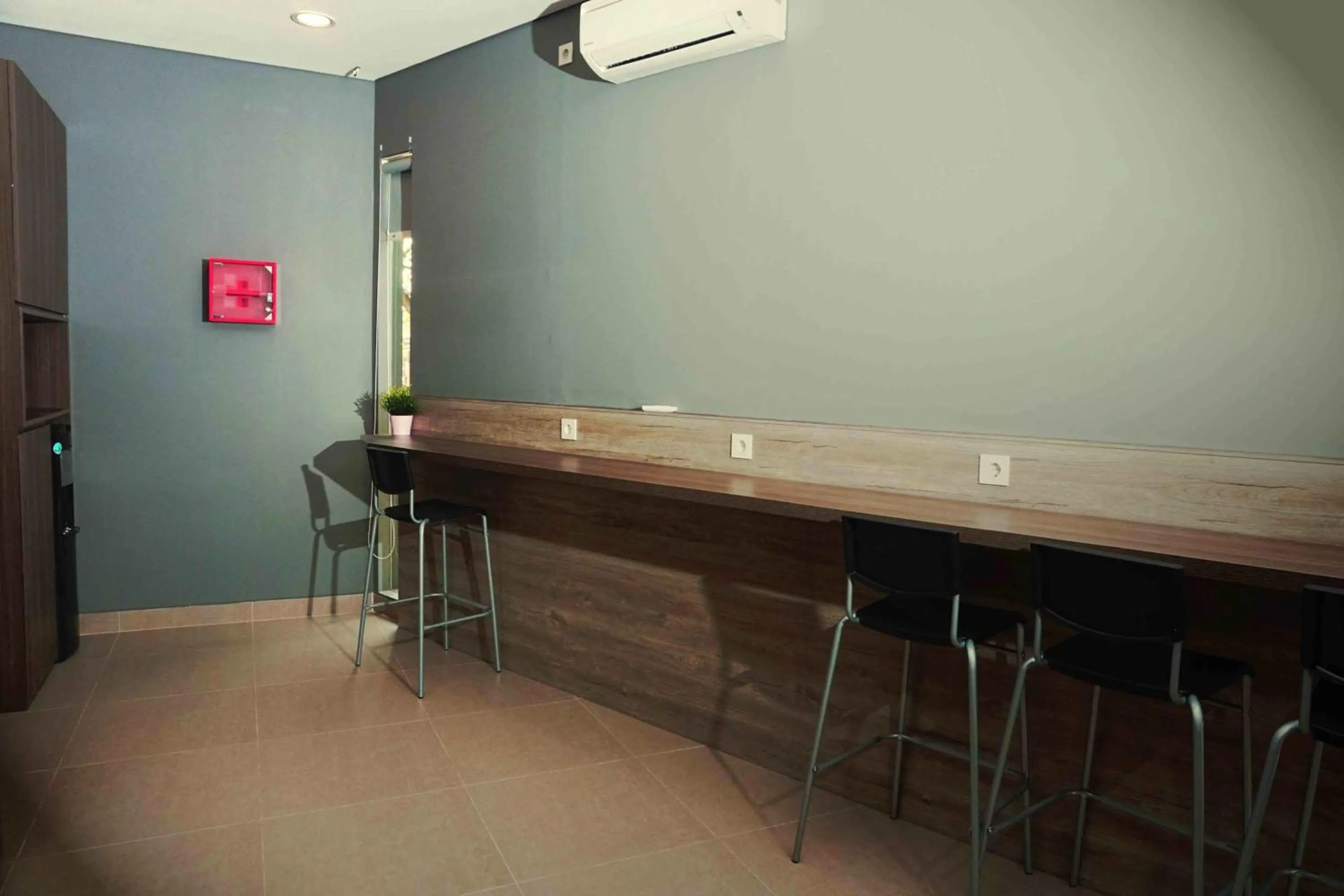 Dining area in HM SOCIAL Karawaci