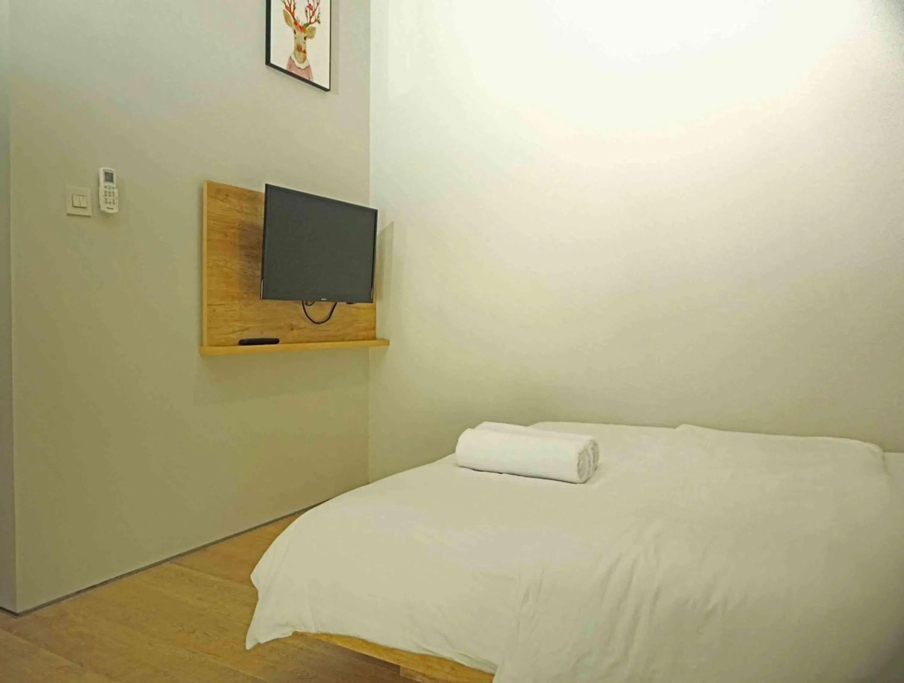 Bed in HM SOCIAL Karawaci