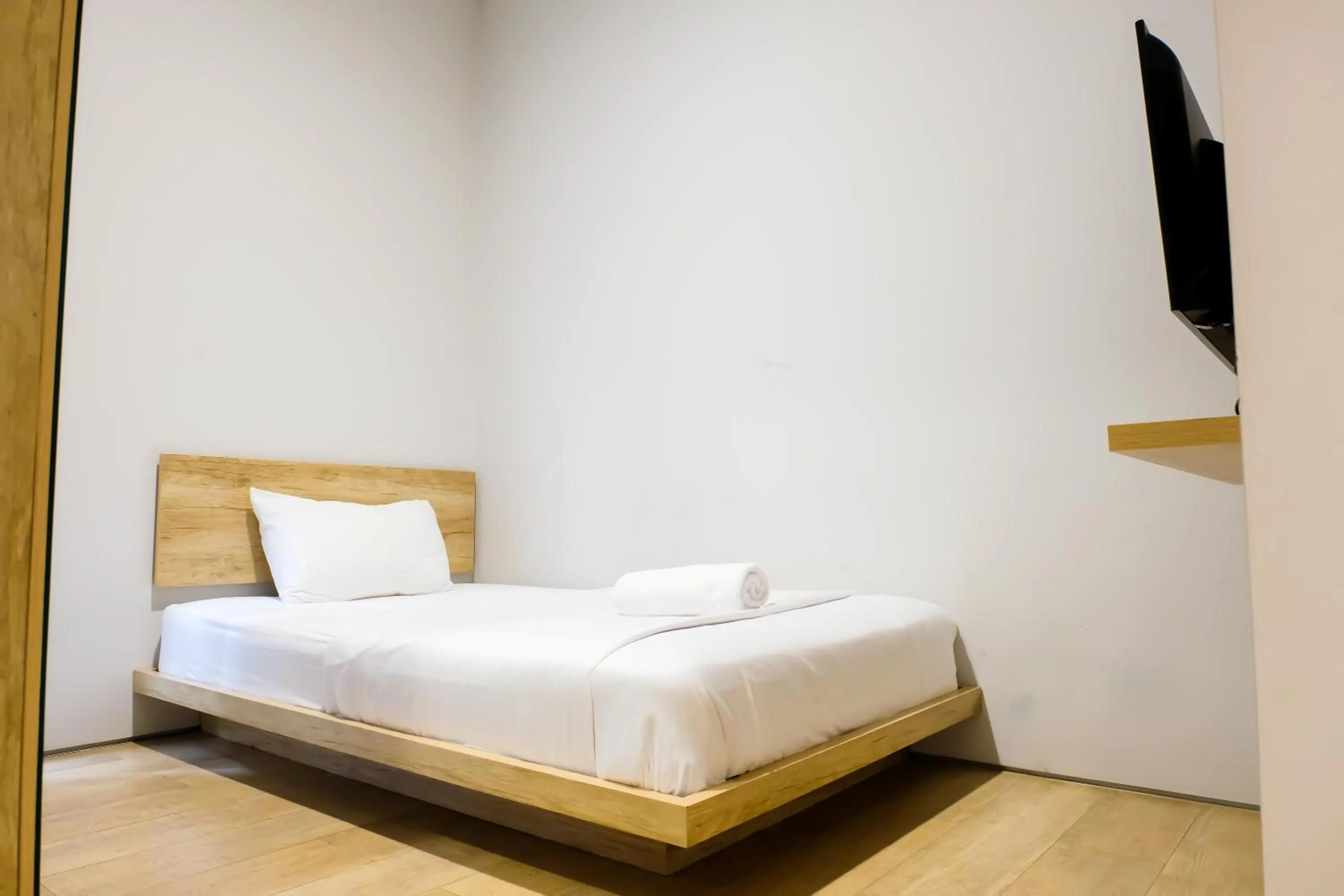 Bed in HM SOCIAL Karawaci