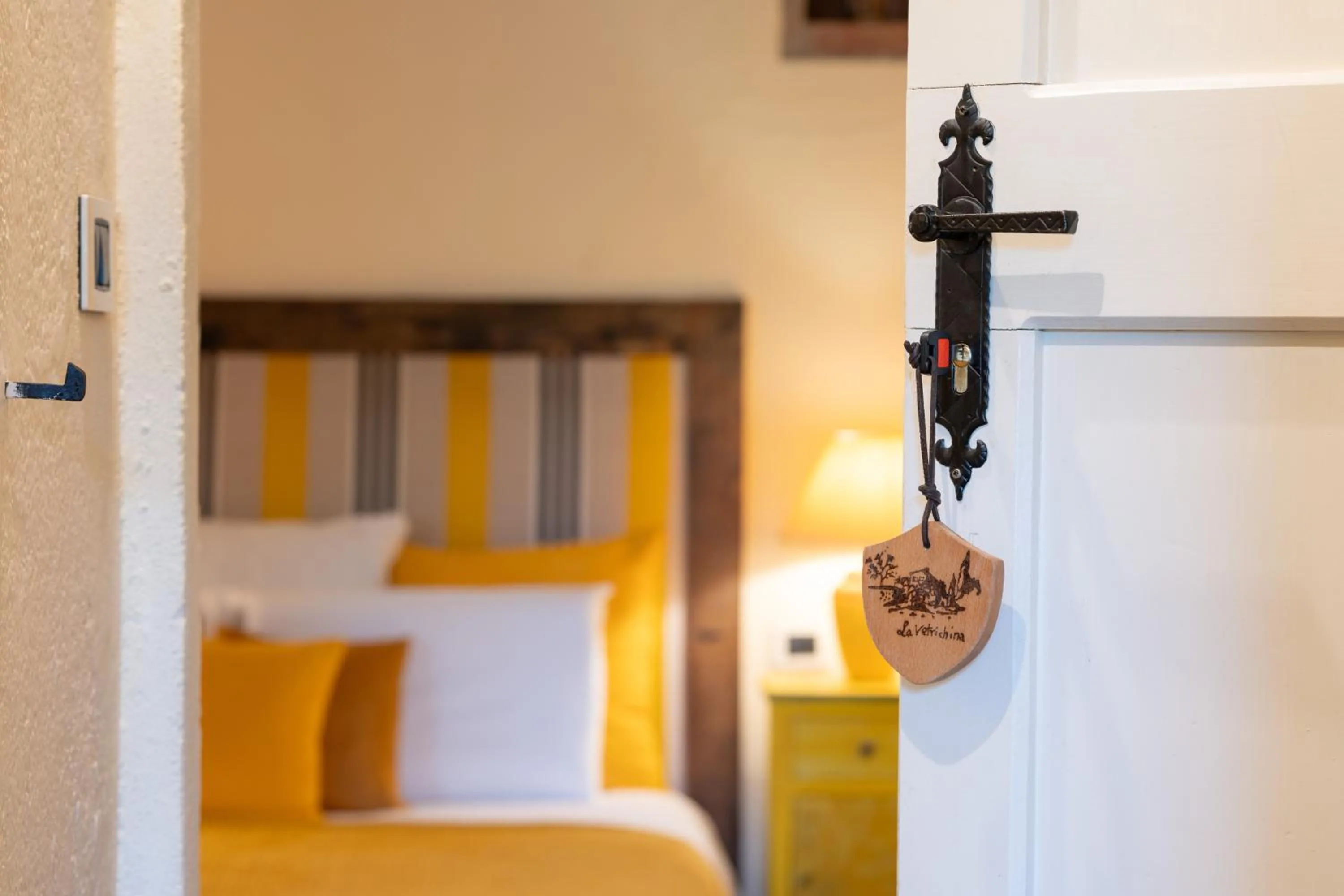 Family Room with Shared Bathroom (2 Adults + 2 Children) in Villavetrichina