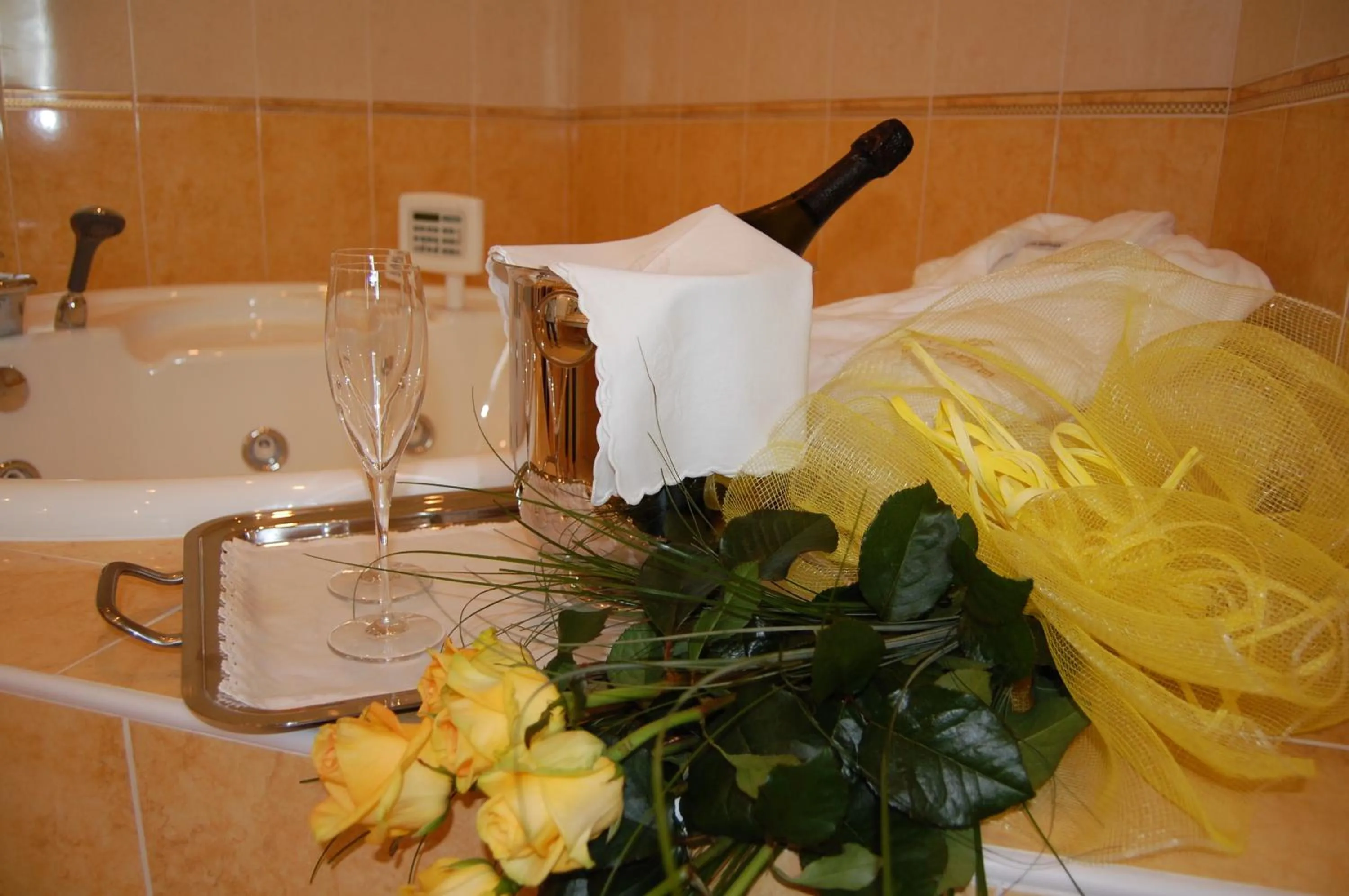 Decorative detail in Hotel Motel Gold