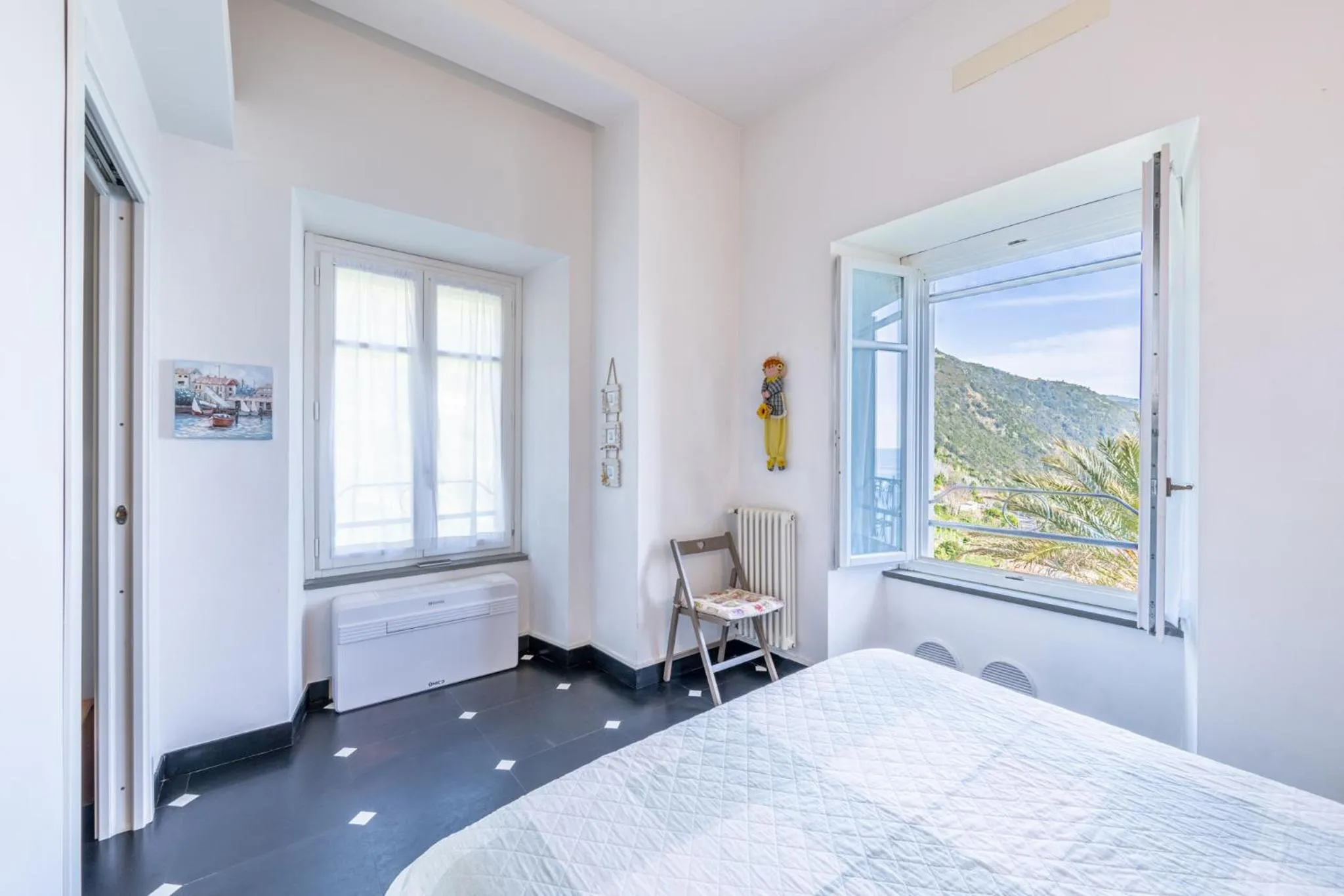 La Coccinelle - Superb Views