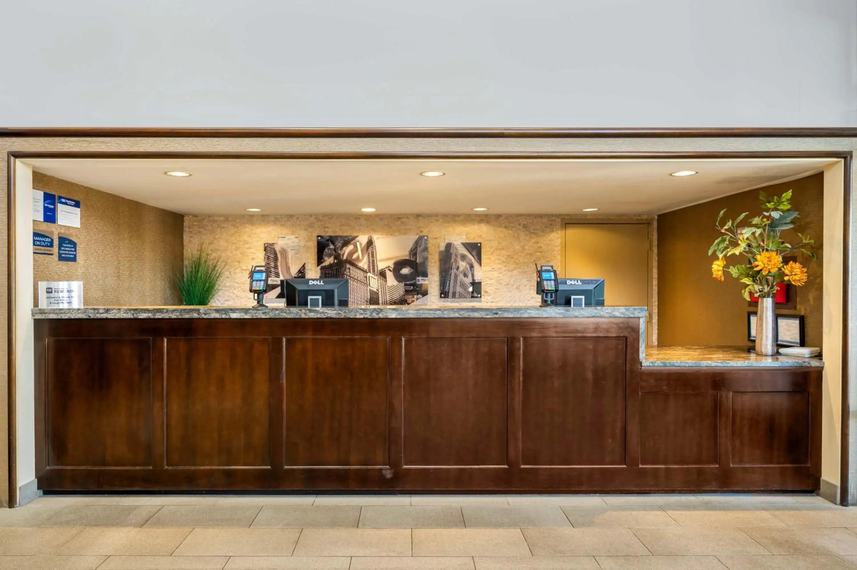 Lobby or reception in Best Western Chicago - Downers Grove Lobby or reception in Best Western Chicago - Downers Grove