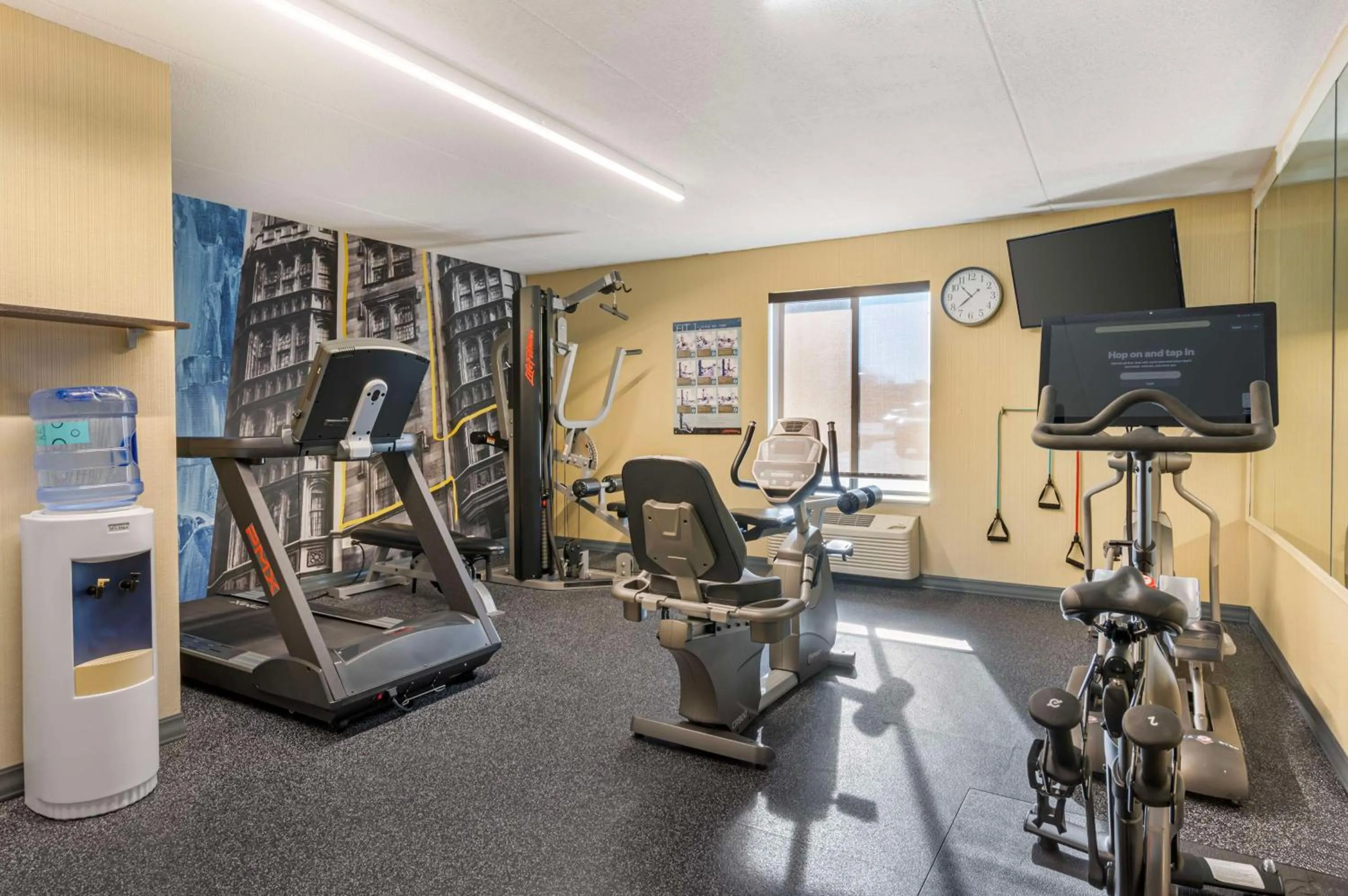 Fitness centre/facilities in Best Western Chicago - Downers Grove