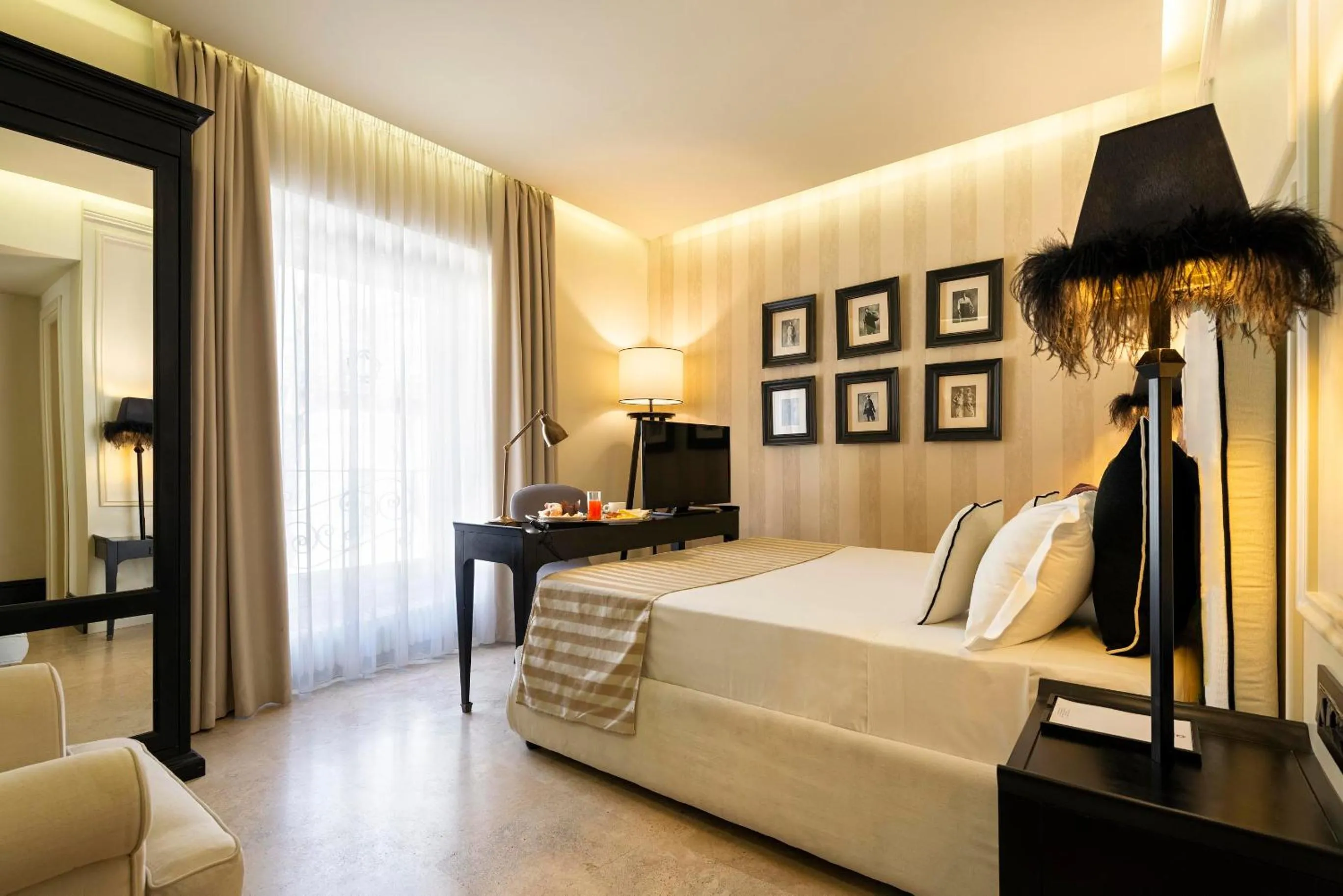 Bed in Profumo Maison Colosseo