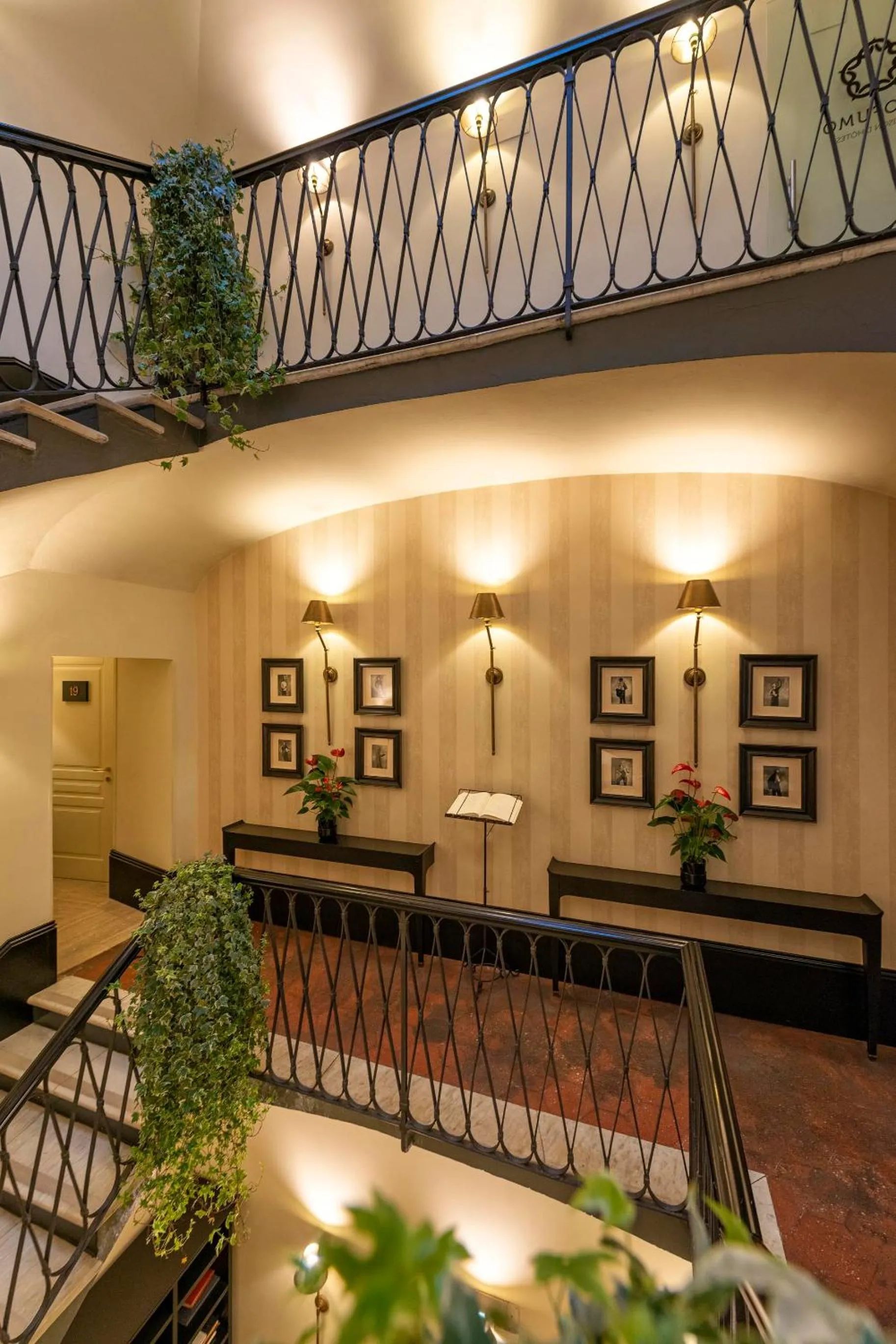 Decorative detail in Profumo Maison Colosseo