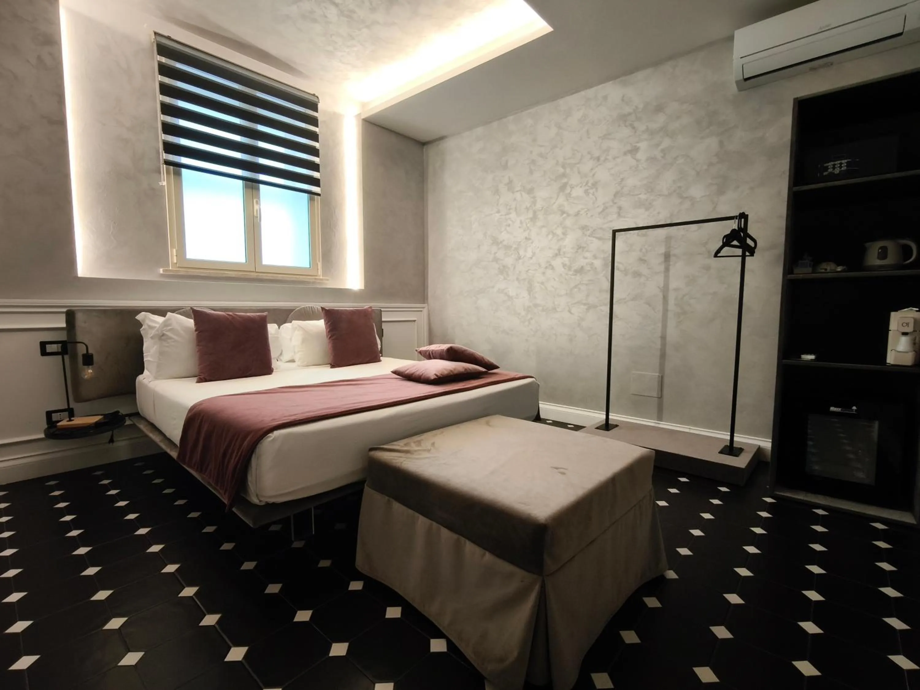 Photo of the whole room, Bed in Profumo Maison Colosseo