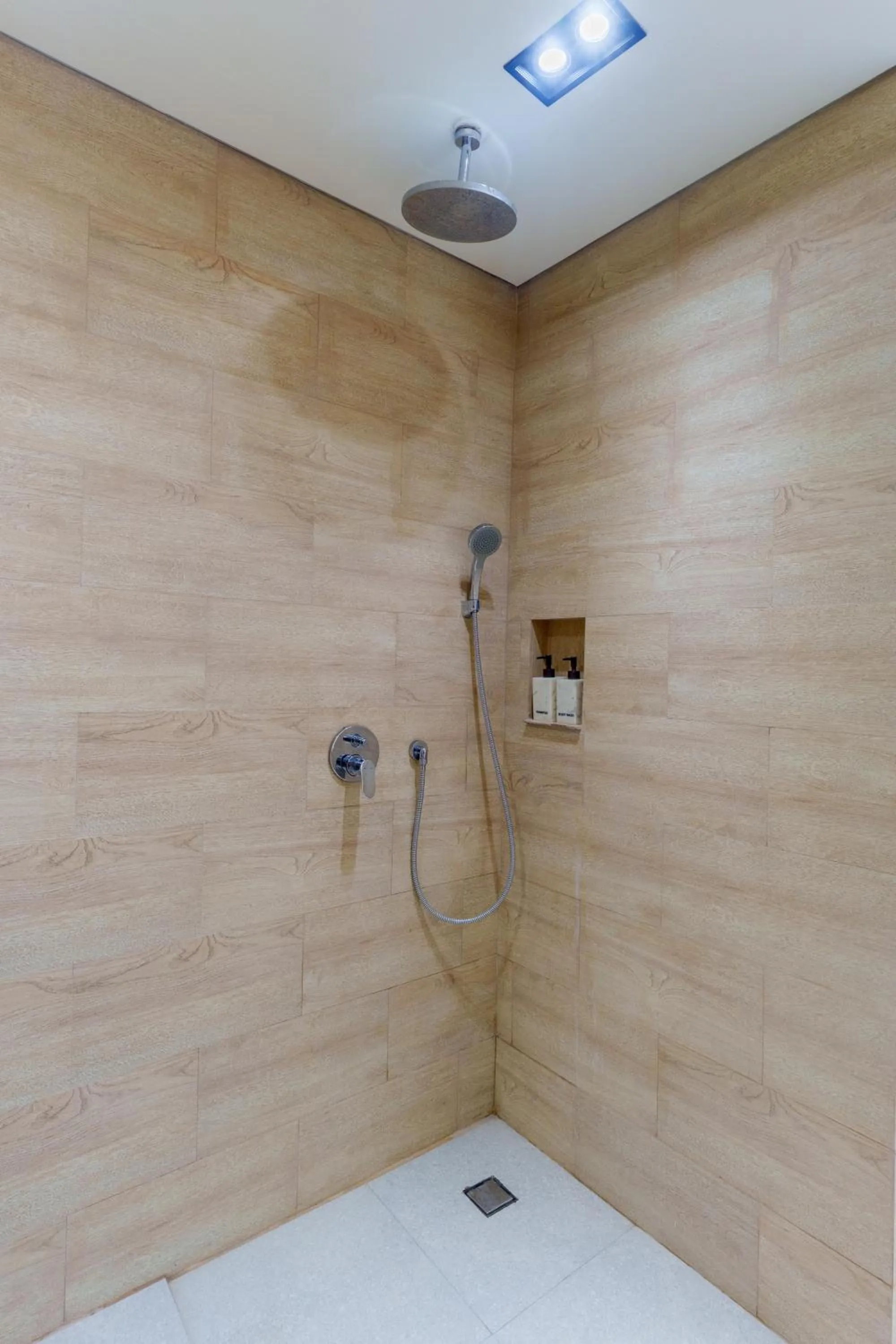 Shower in The Capital Hotel and Resort Seminyak