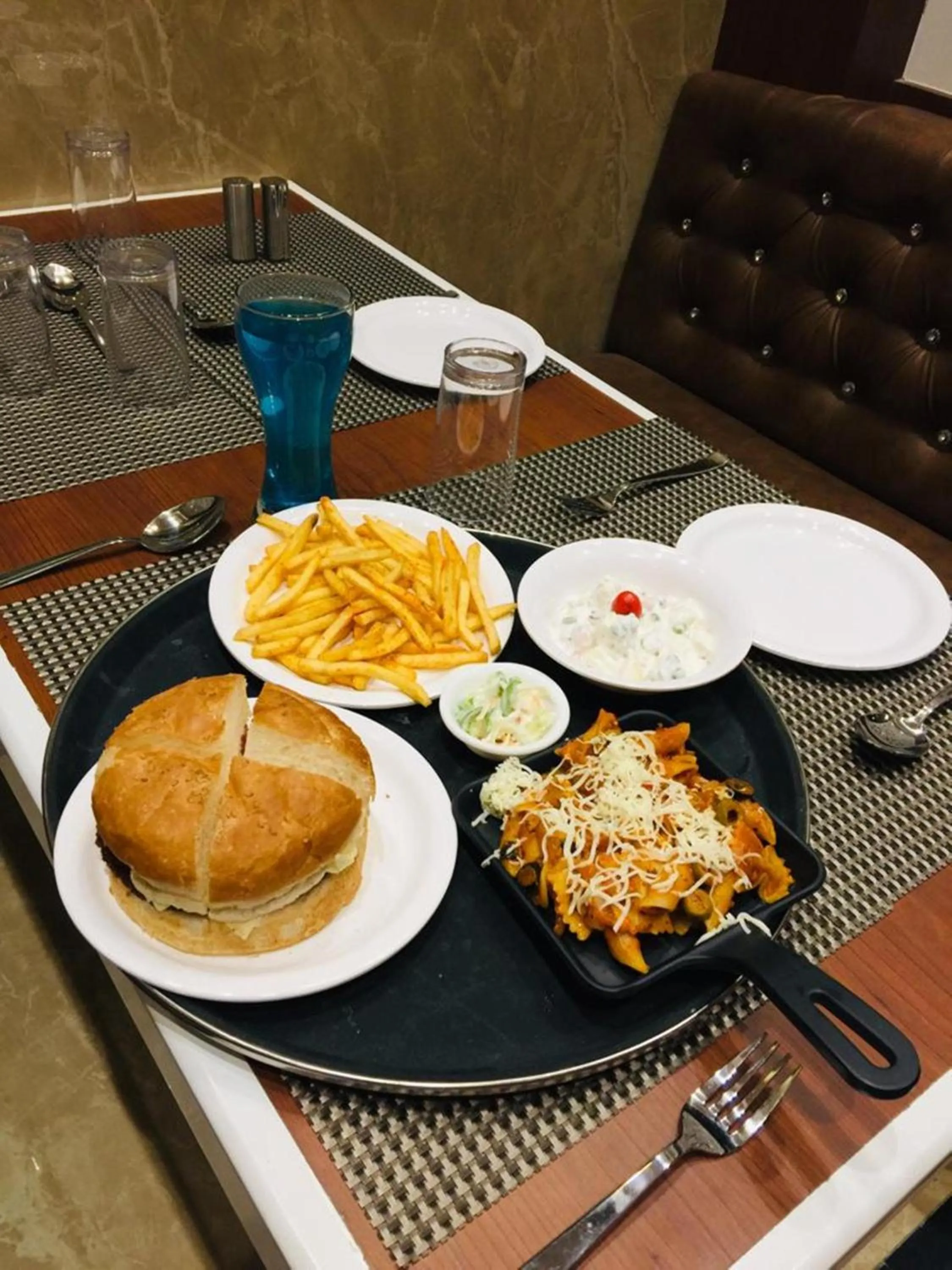 Restaurant/places to eat in HOTEL CENTRE POINT