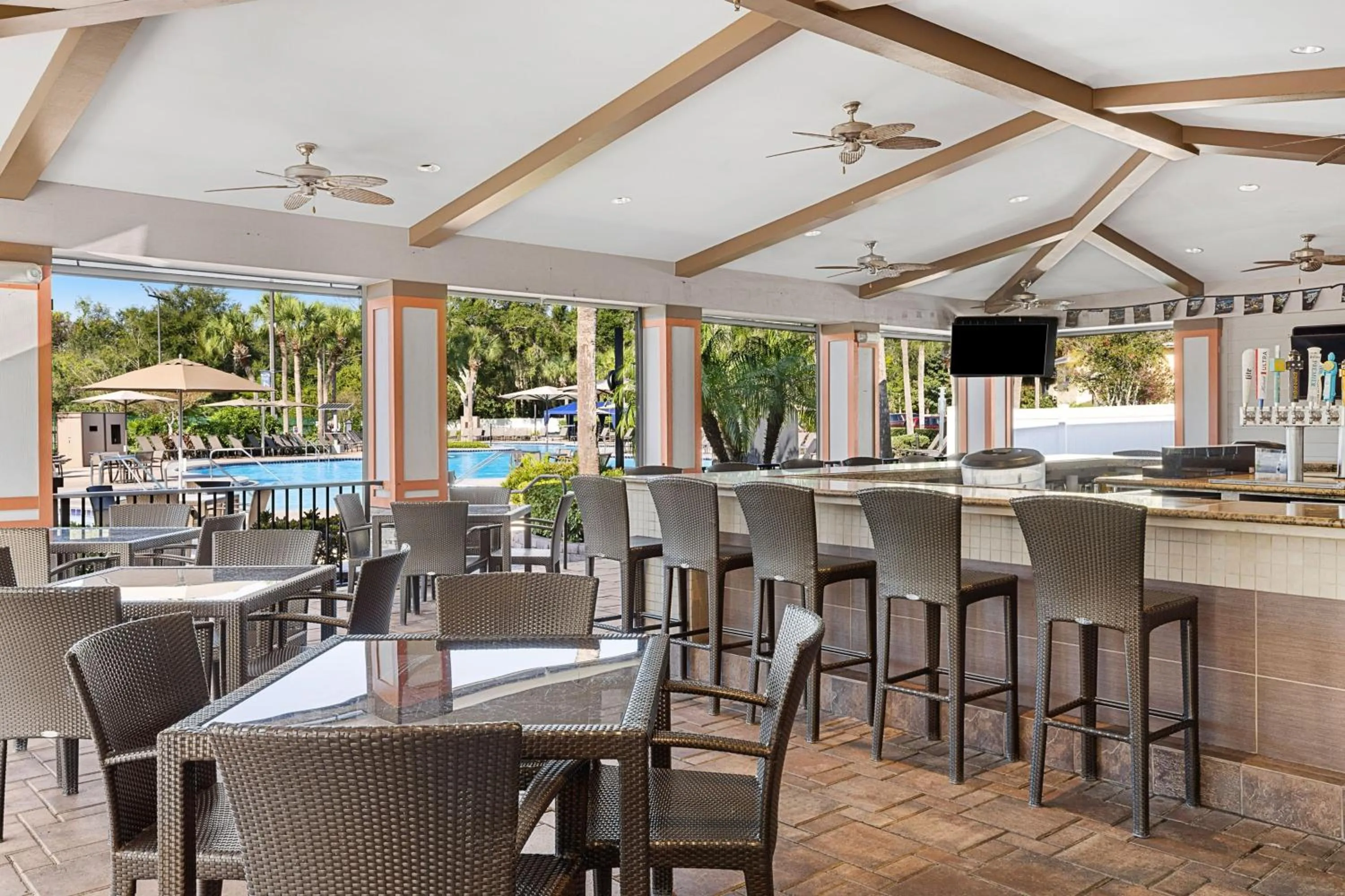 Lounge or bar in Sheraton Vistana Resort Villas, Lake Buena Vista Orlando
