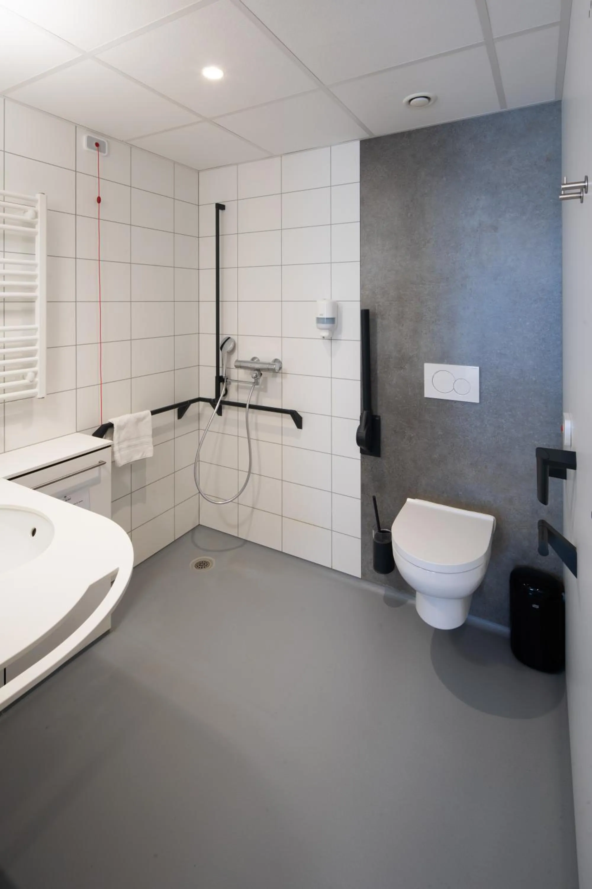 Shower in Hotel Den Briel