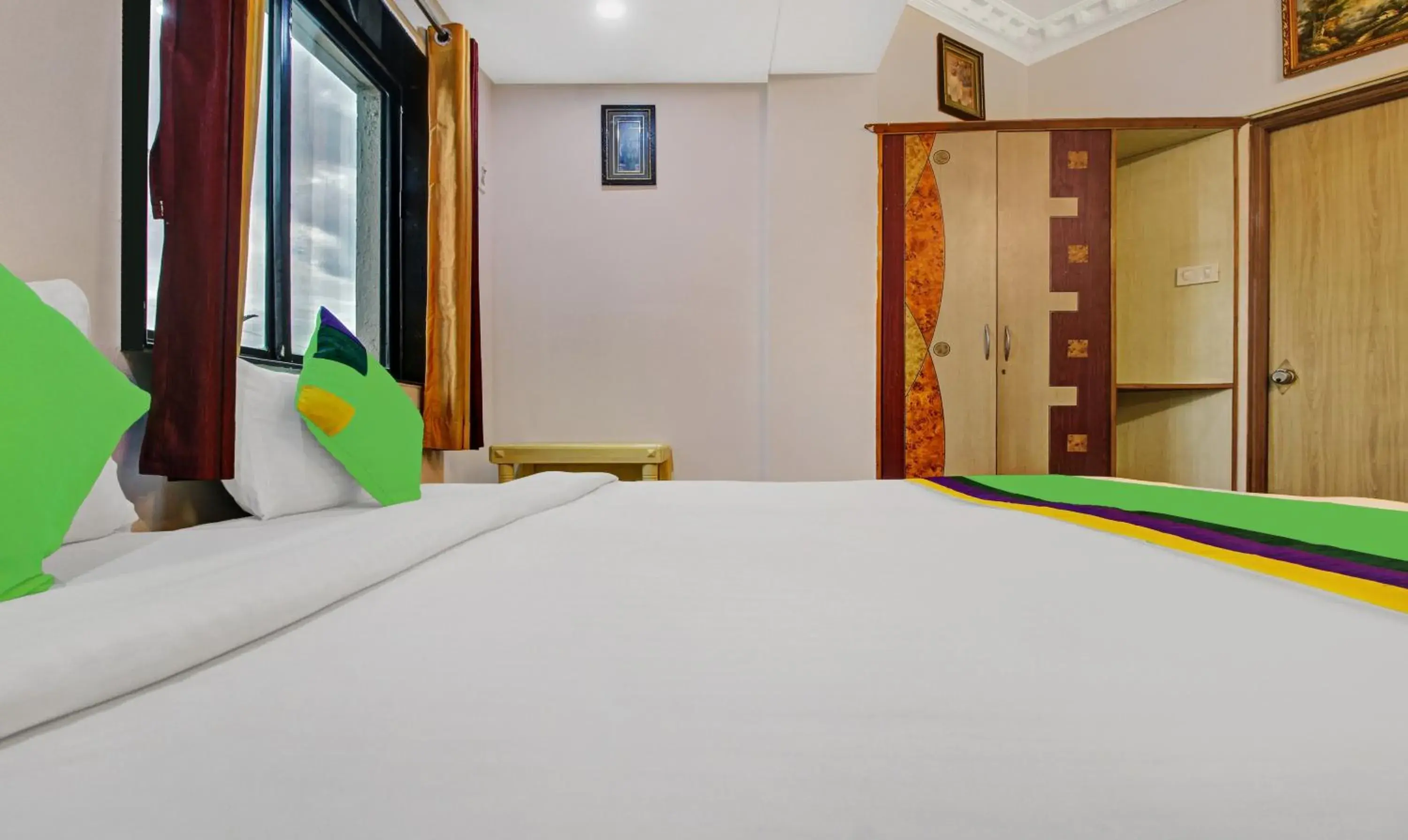 Bedroom, Bed in Treebo Eagle Executive Bedroom, Bed in Treebo Eagle Executive