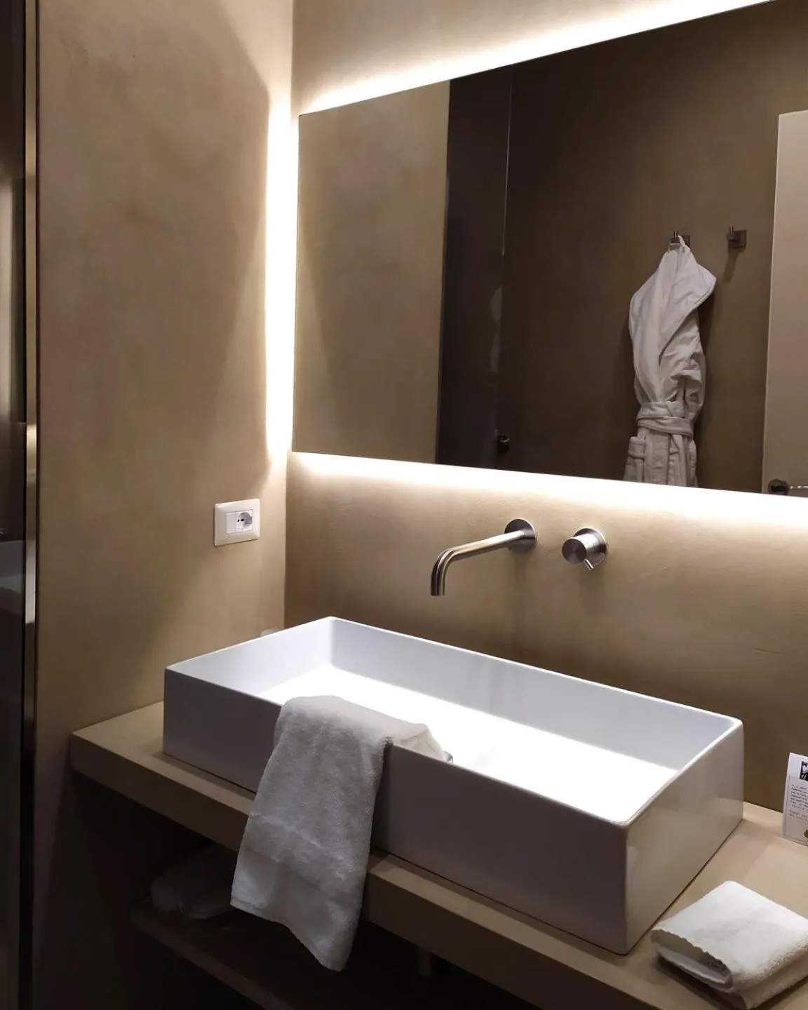 Bathroom in Wine Relais Feudi Del Pisciotto