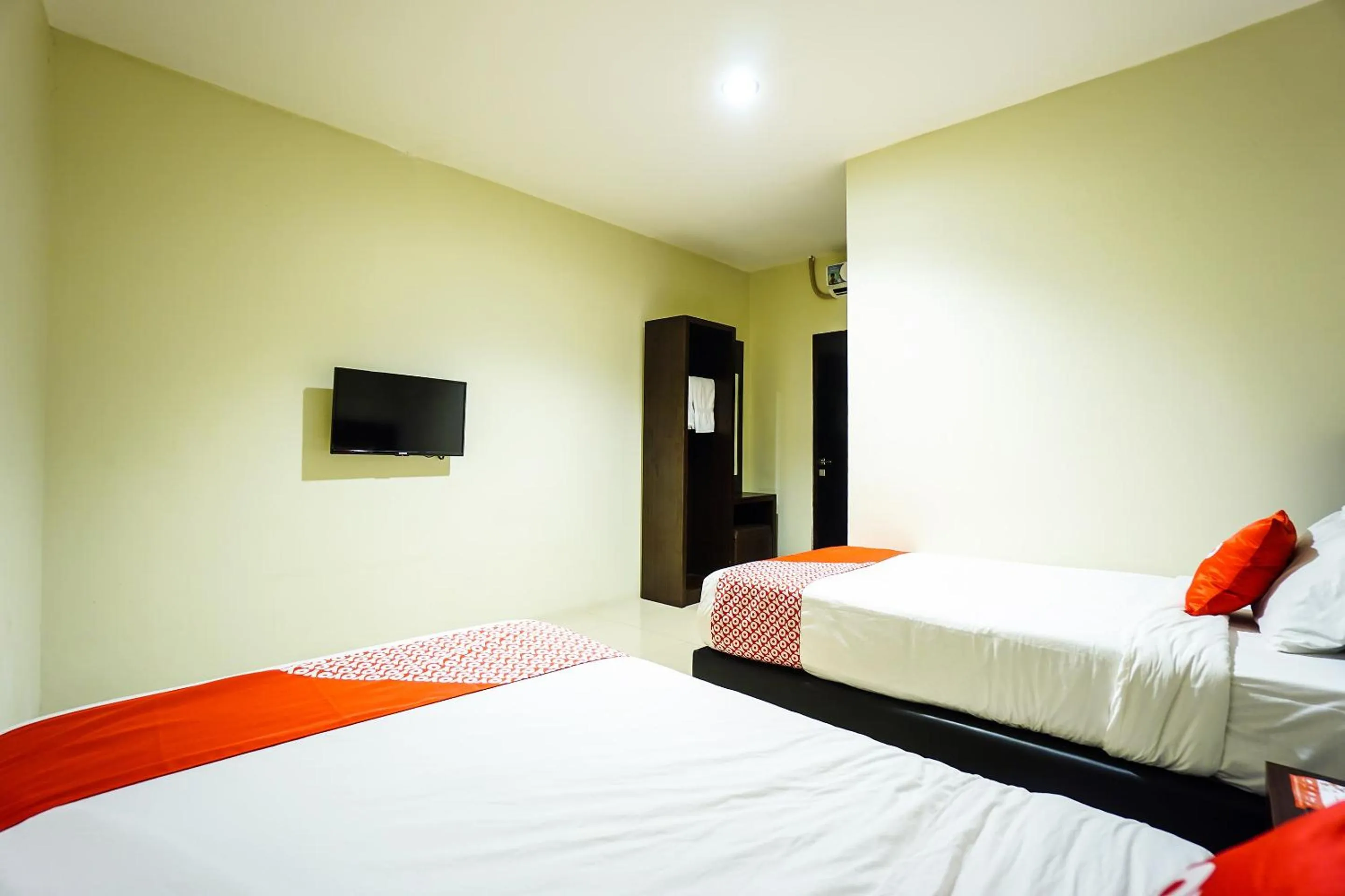 Bedroom, Bed in Hotel O Makassar near Gereja Advent Tikala Baru formerly Rid's Hotel