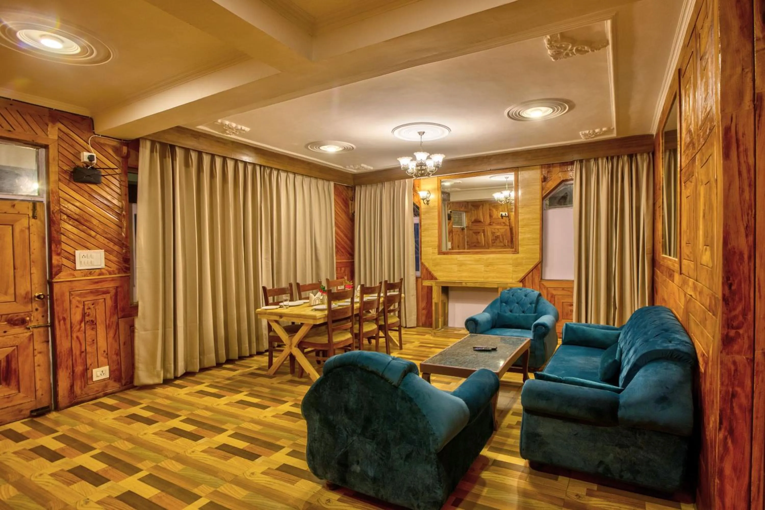 Living room in Baan by Snow City Farm