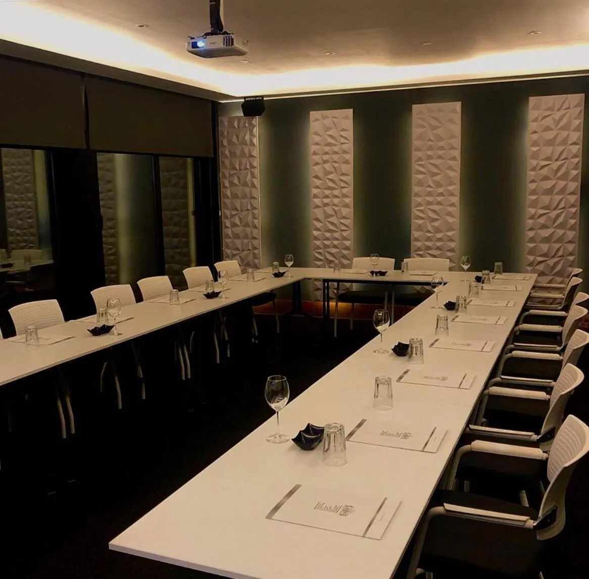 Meeting/conference room in Emens hotel