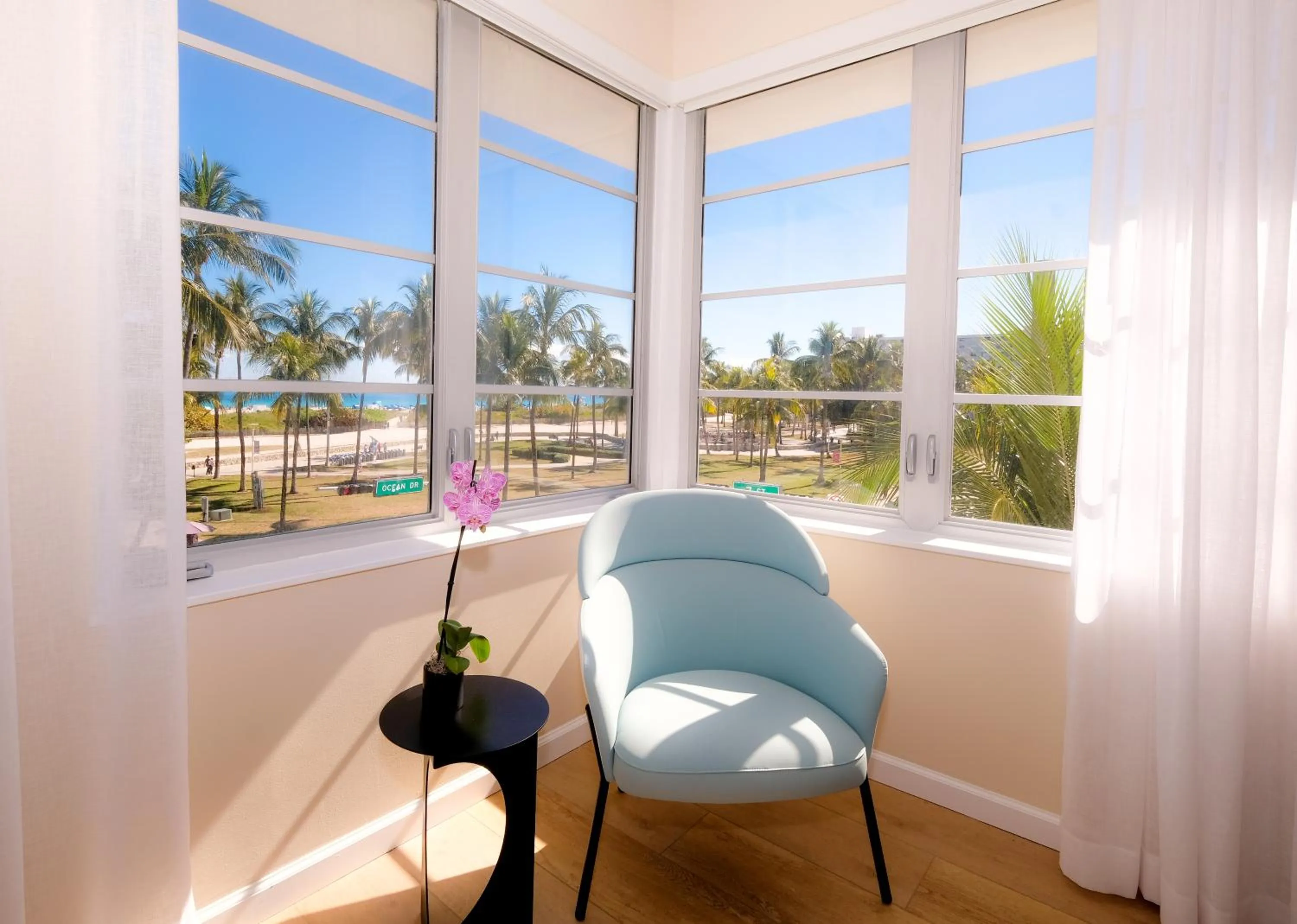 Seating area in Avalon Hotel