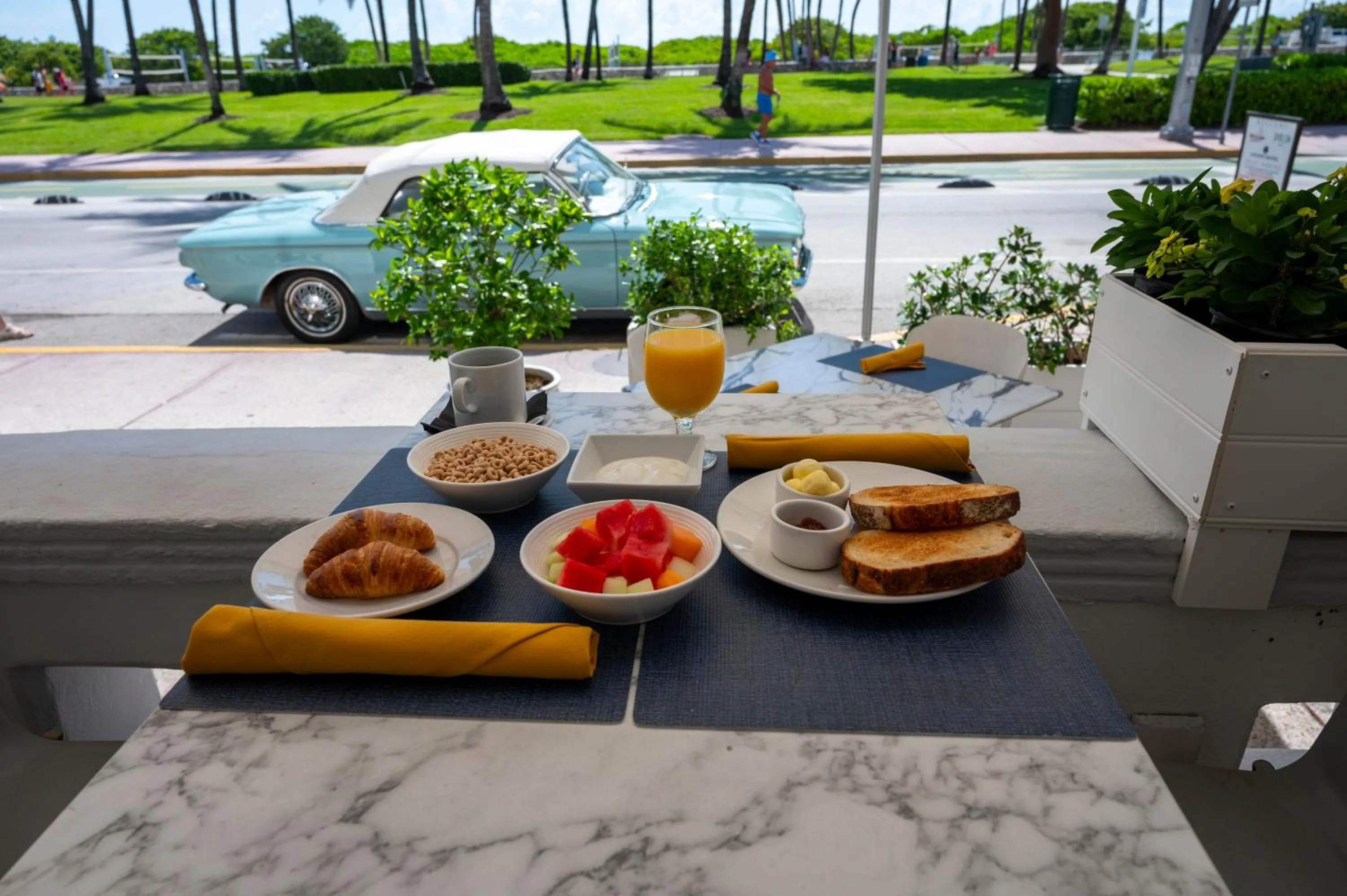 Continental breakfast in Avalon Hotel