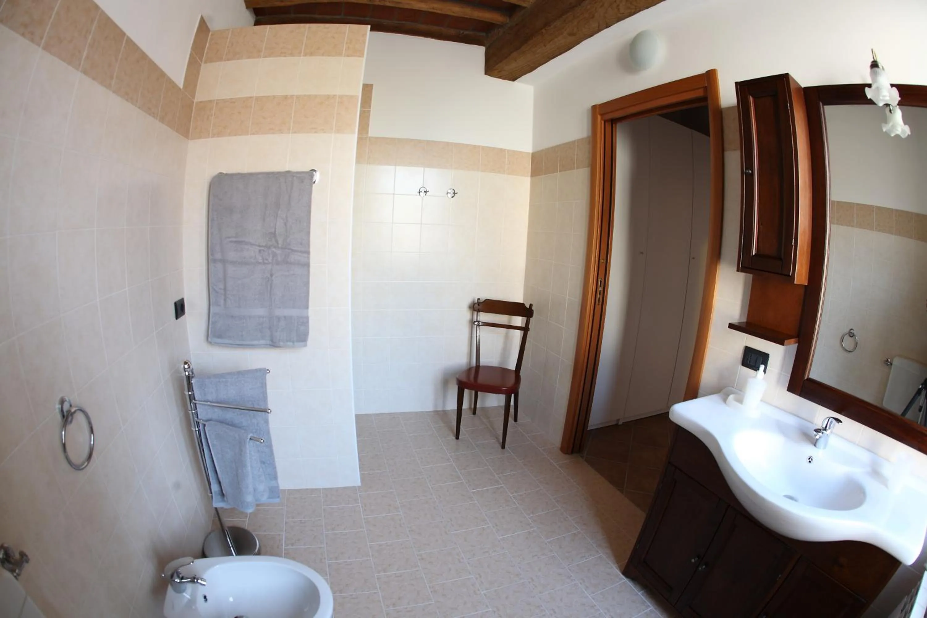 Shower in B&B Stradivari