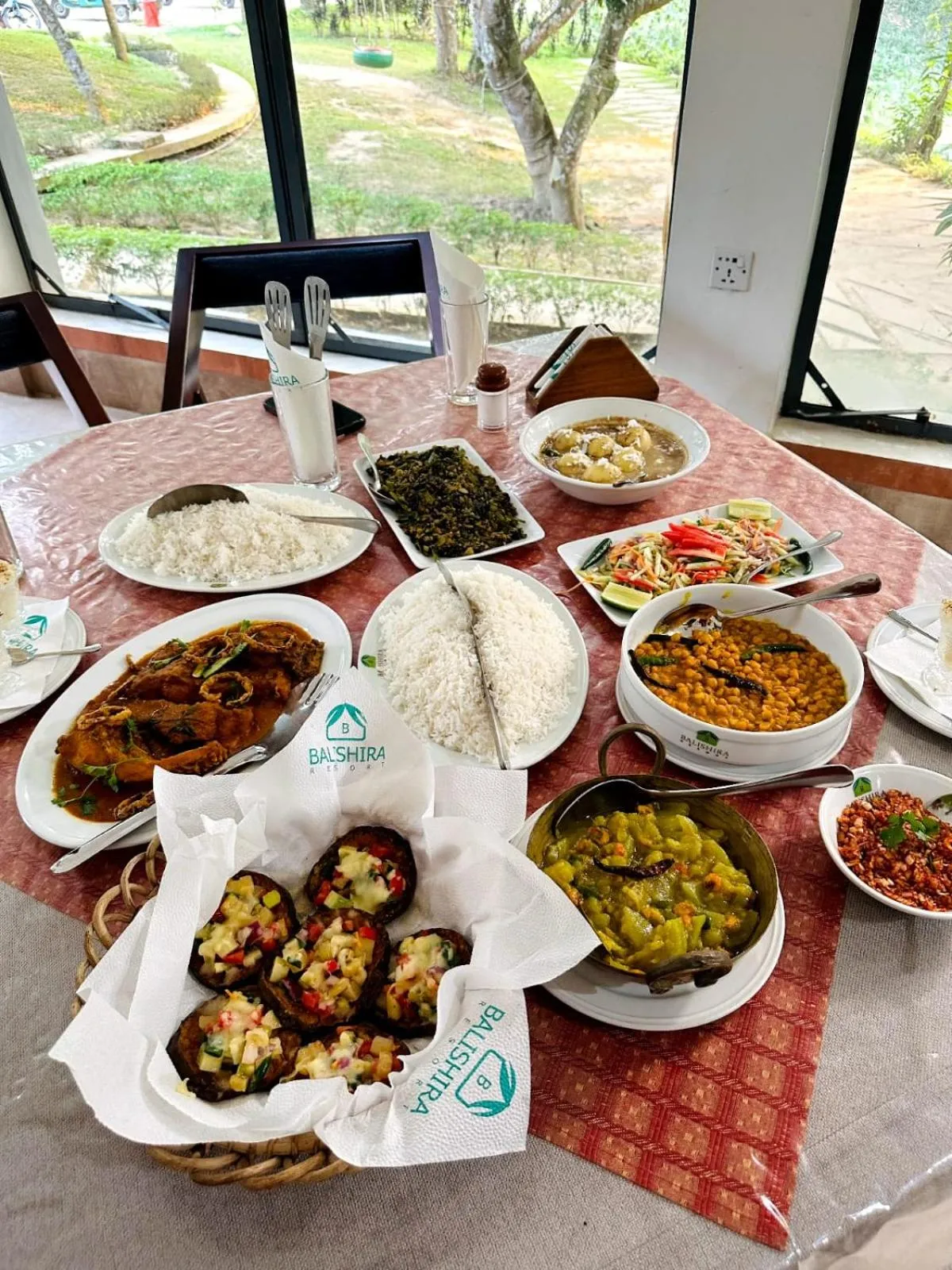 Restaurant/places to eat in Balishira Resort Ltd.