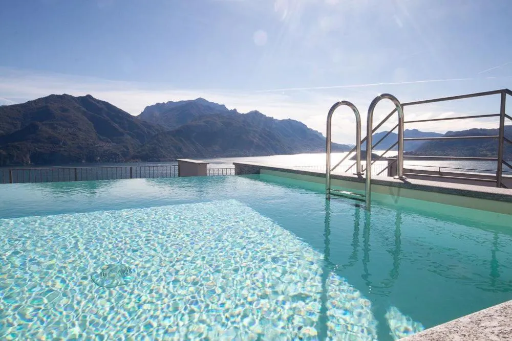 LookLake "Suite Two" - Plesio by LoveComo