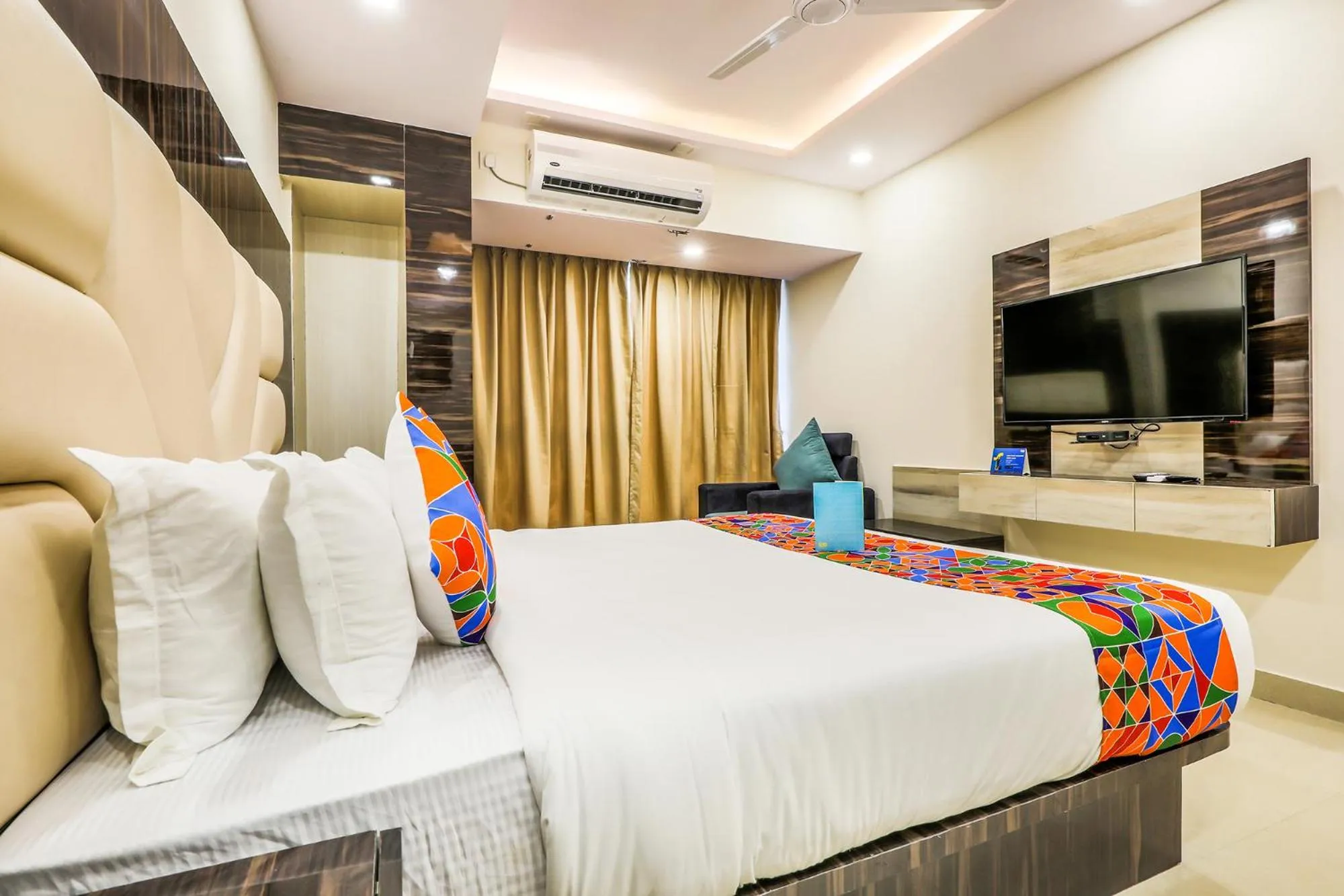 Bed in FabHotel Crown Heights - Nr Koramangala Club