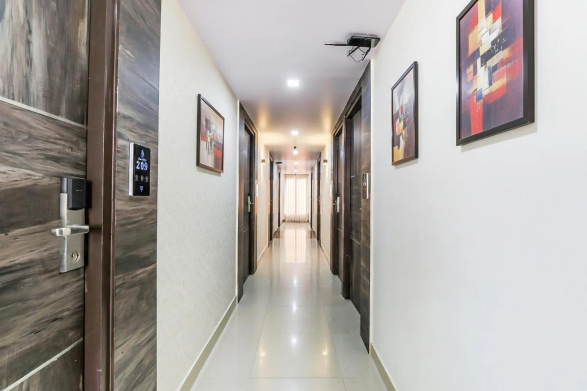 Lobby or reception in FabHotel Crown Heights - Nr Koramangala Club