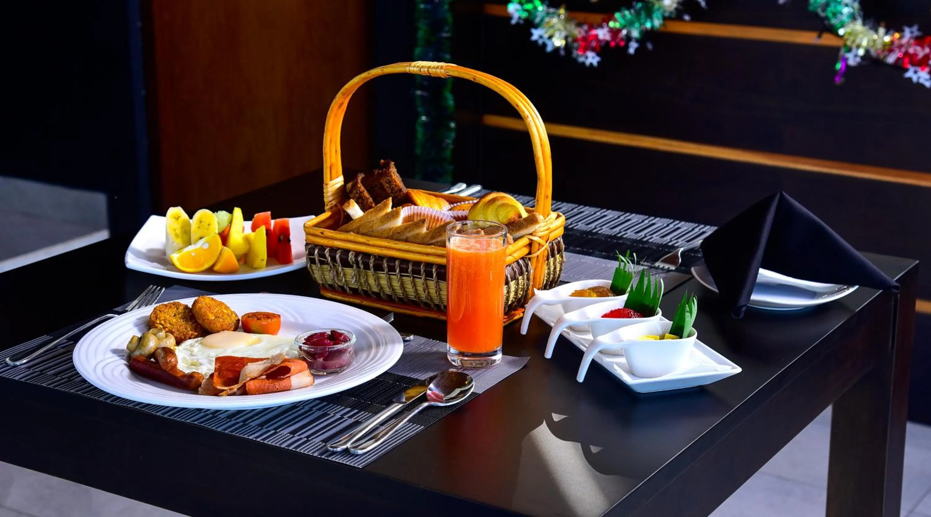 Breakfast in Pine Hill Residence