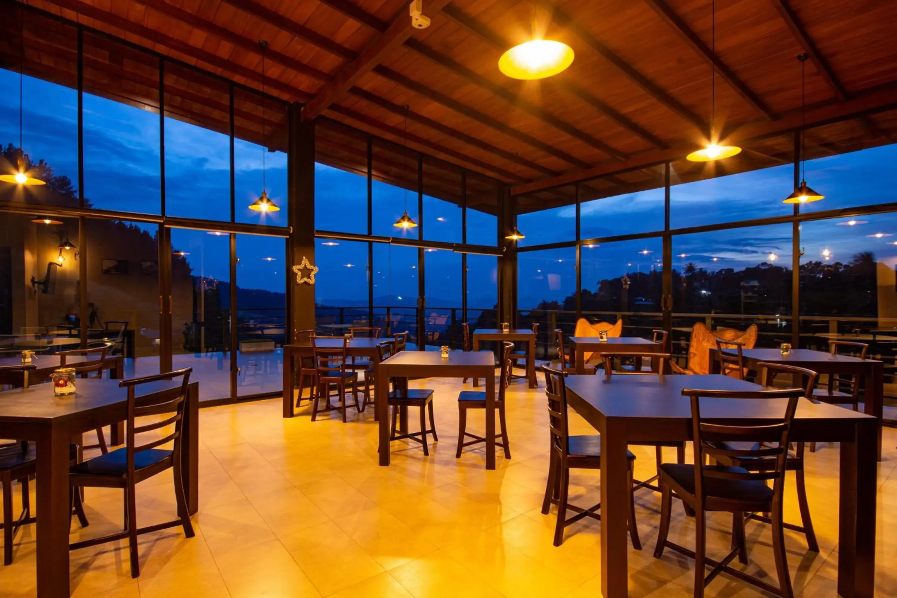 Restaurant/places to eat in Pine Hill Residence Restaurant/places to eat in Pine Hill Residence