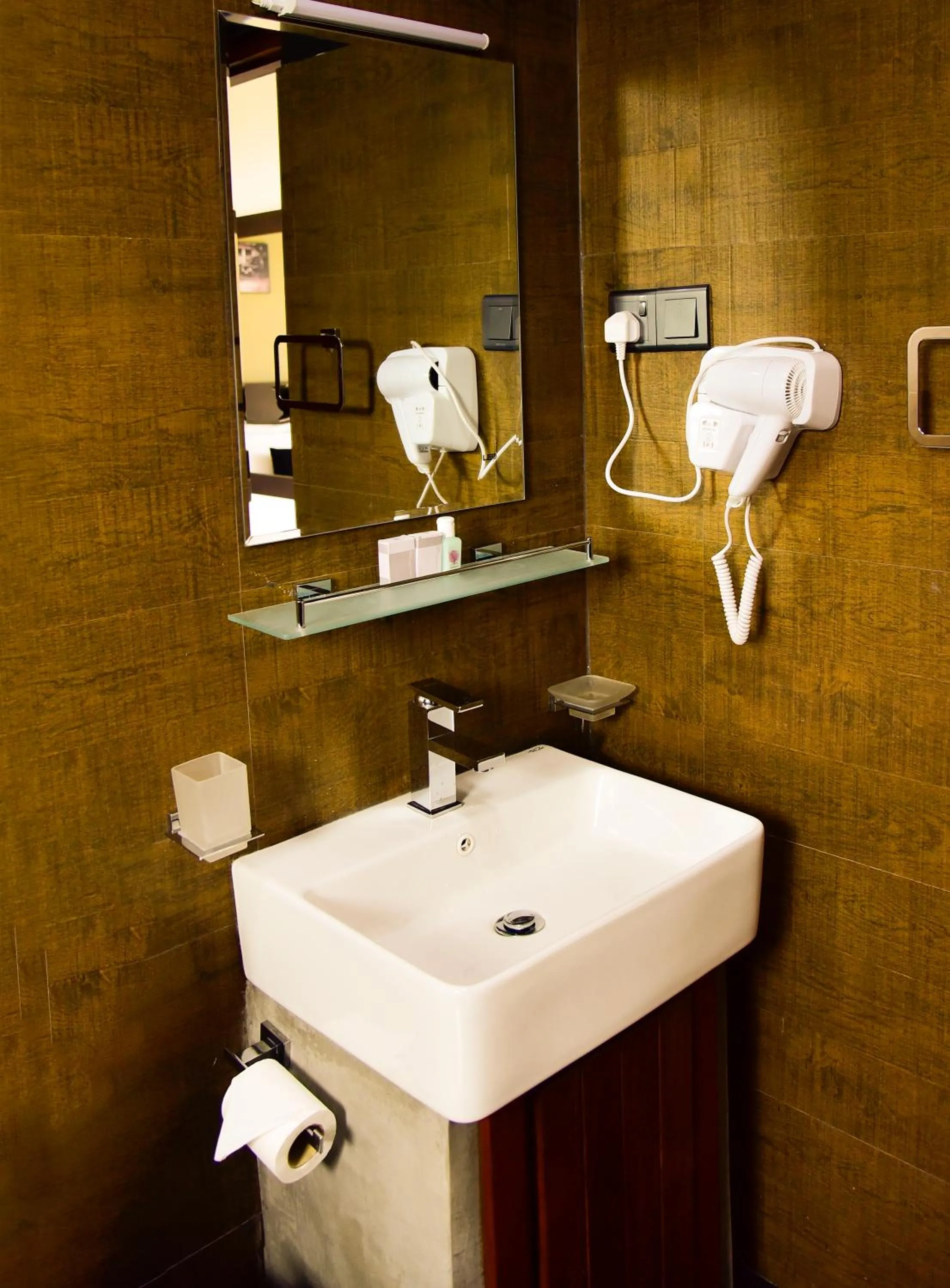 Bathroom in Pine Hill Residence