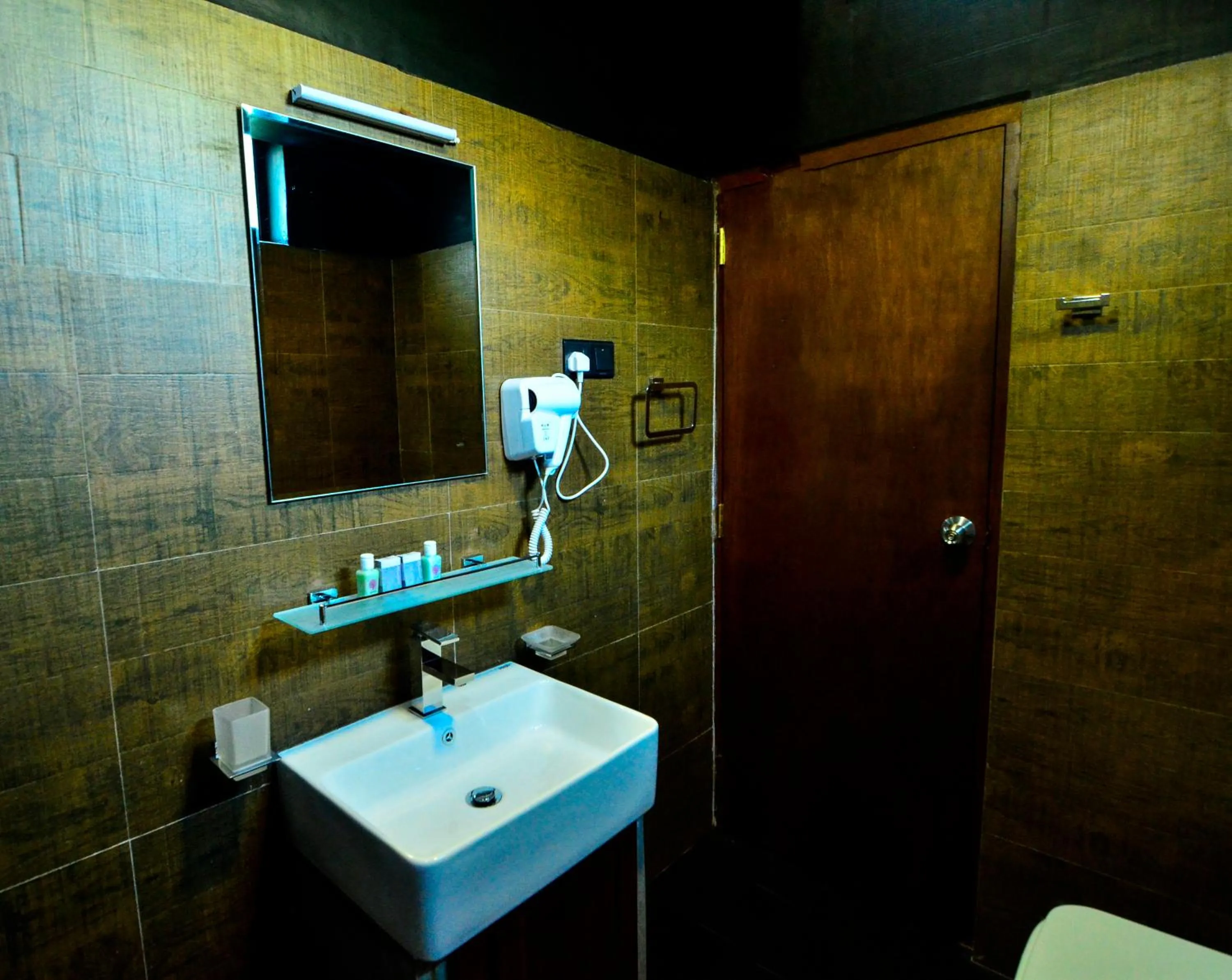 Bathroom in Pine Hill Residence