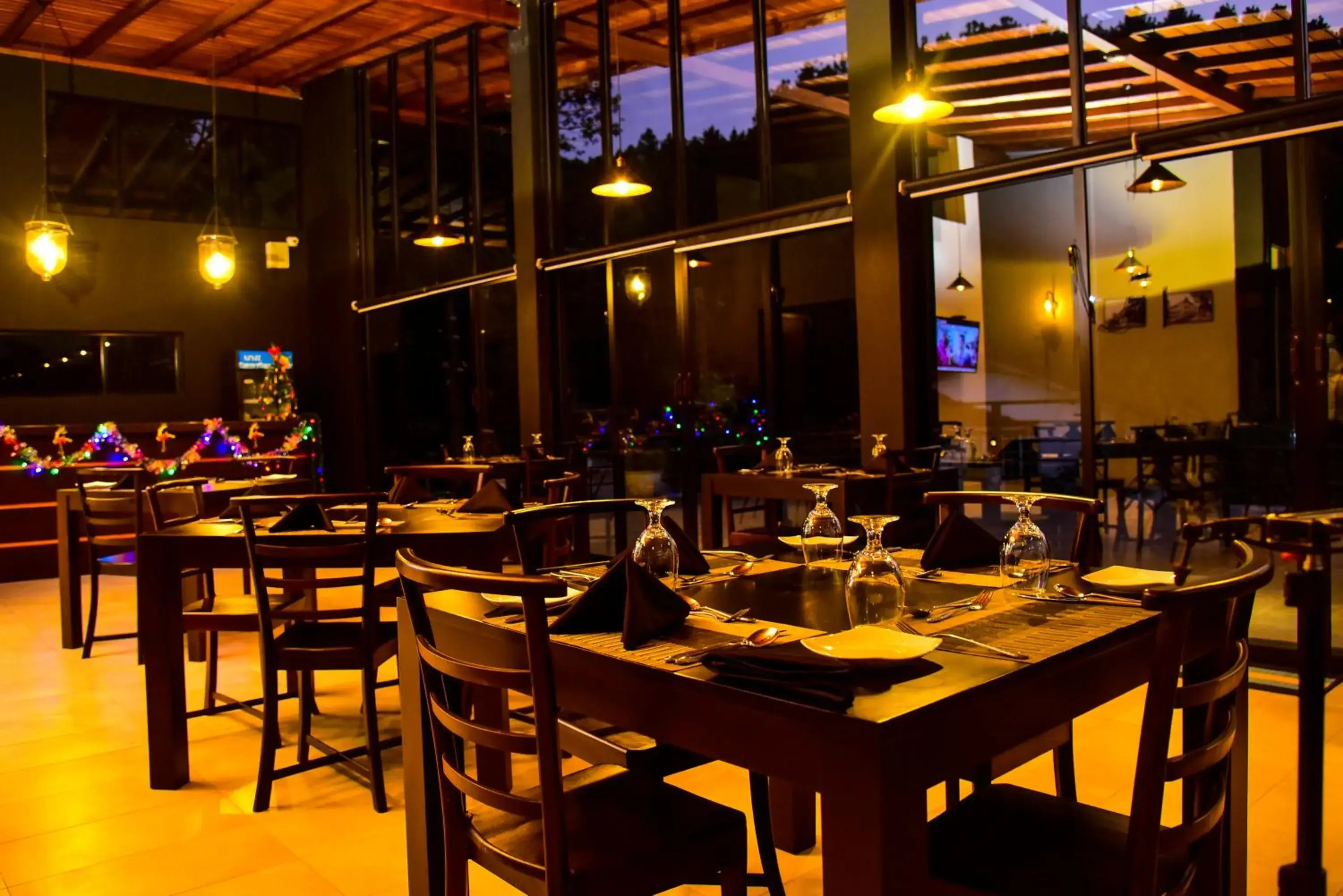 Restaurant/places to eat in Pine Hill Residence Restaurant/places to eat in Pine Hill Residence