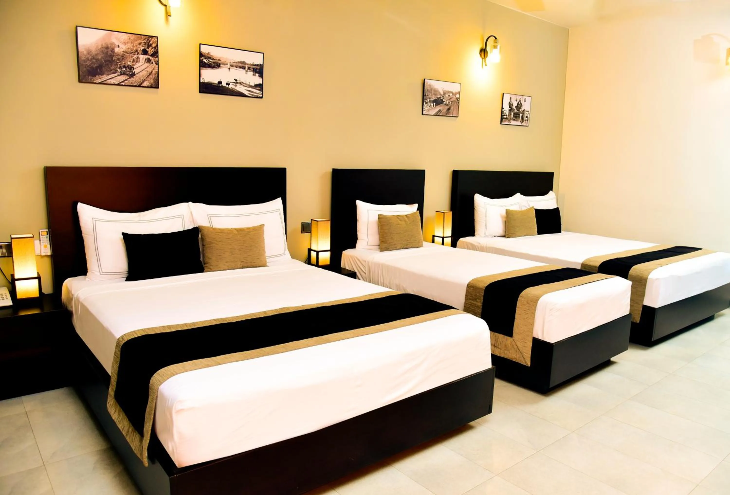 Bed in Pine Hill Residence