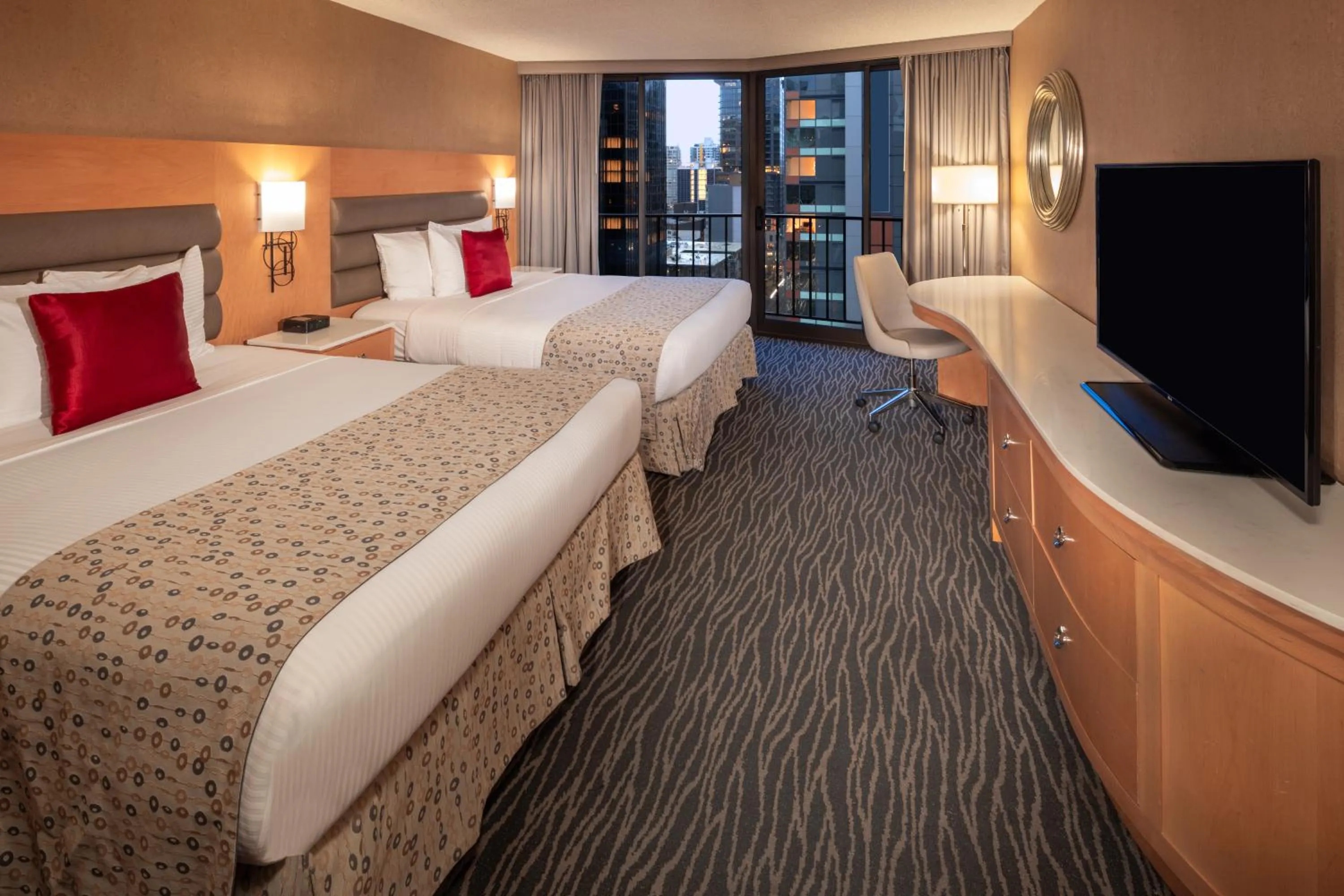 Deluxe Queen Room with Two Queen Beds in Warwick Seattle