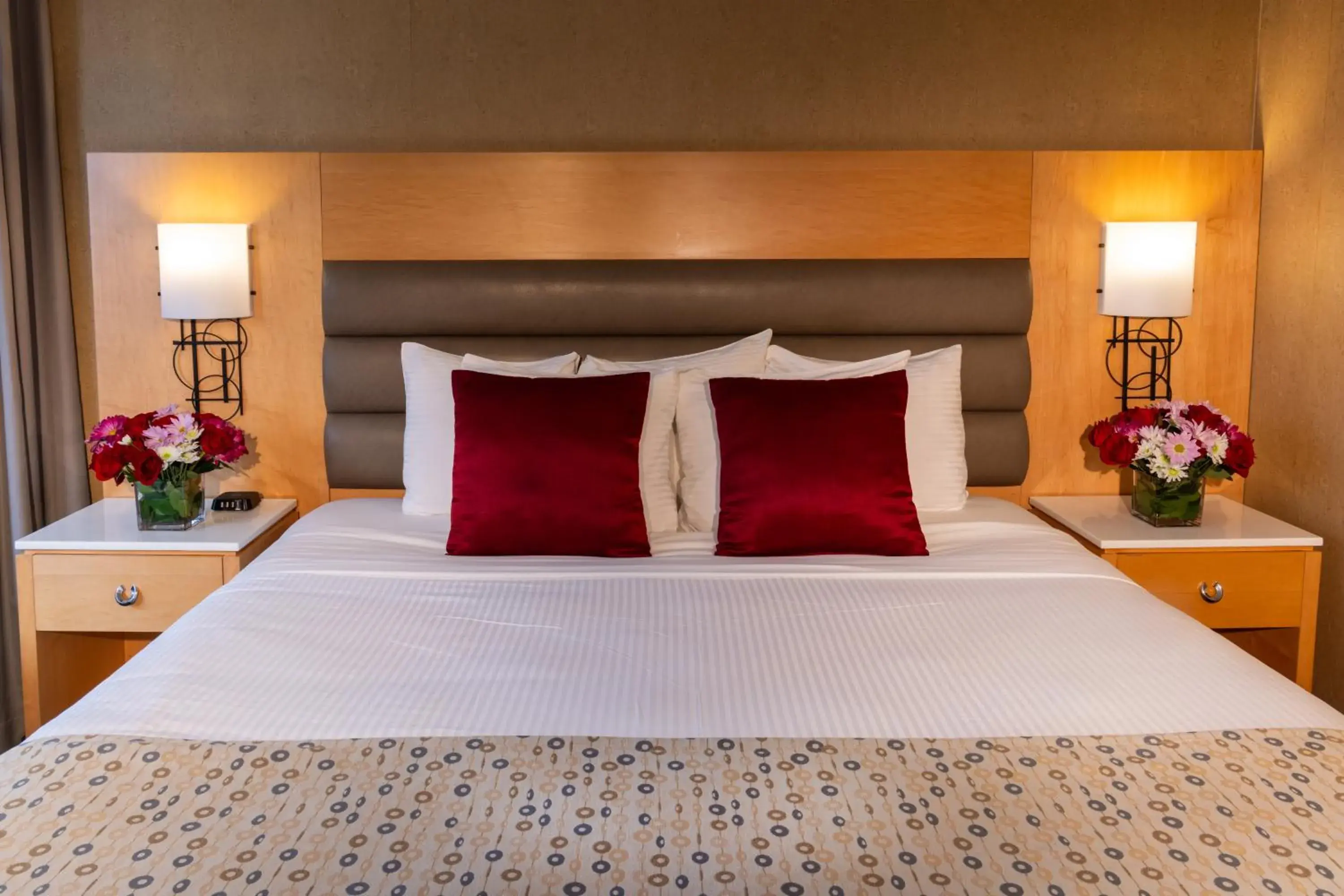 Bedroom, Bed in Warwick Seattle Bedroom, Bed in Warwick Seattle